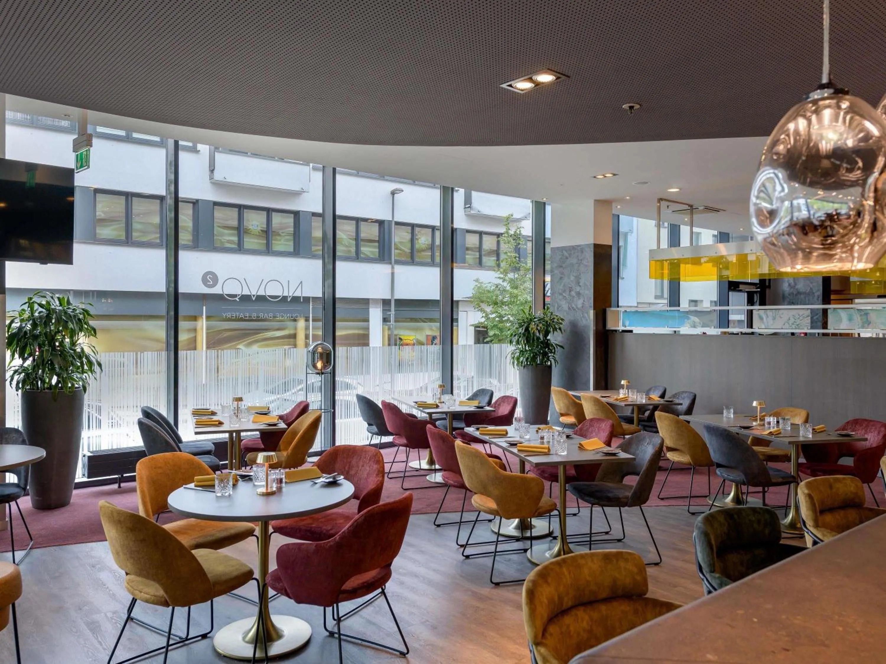 Restaurant/places to eat in Novotel Aachen City