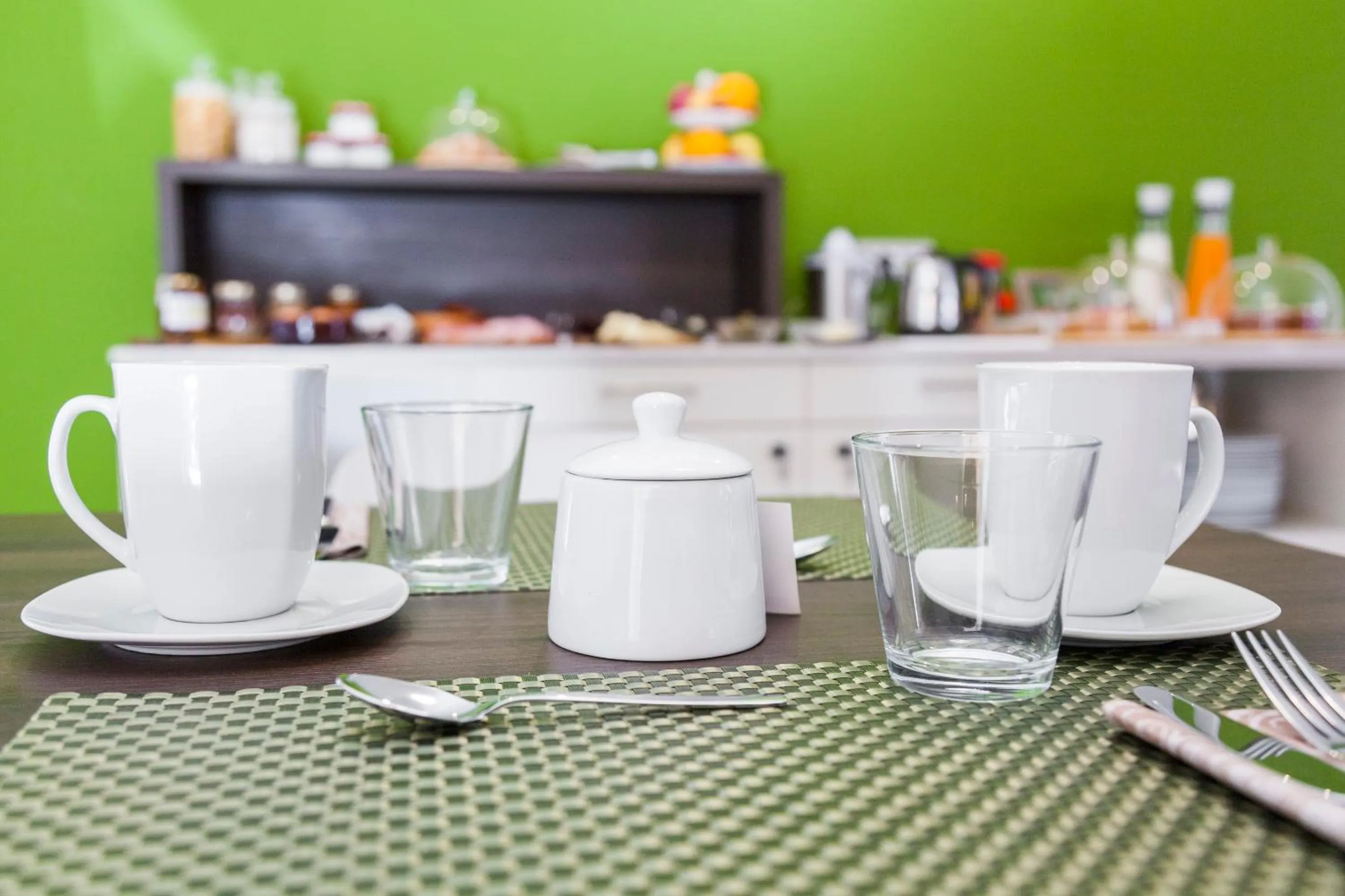 Breakfast in Miravallesuites