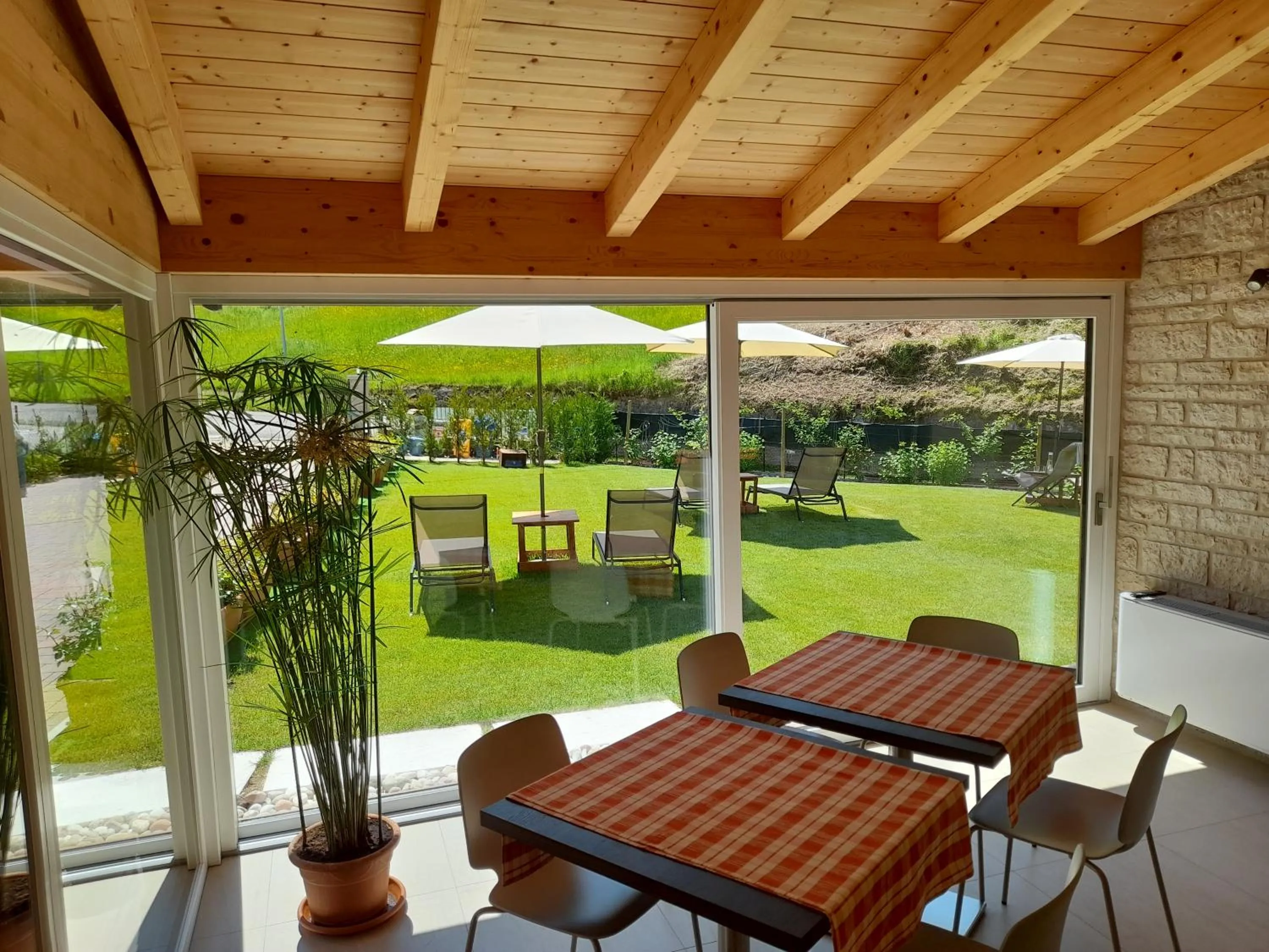 Patio in Miravallesuites