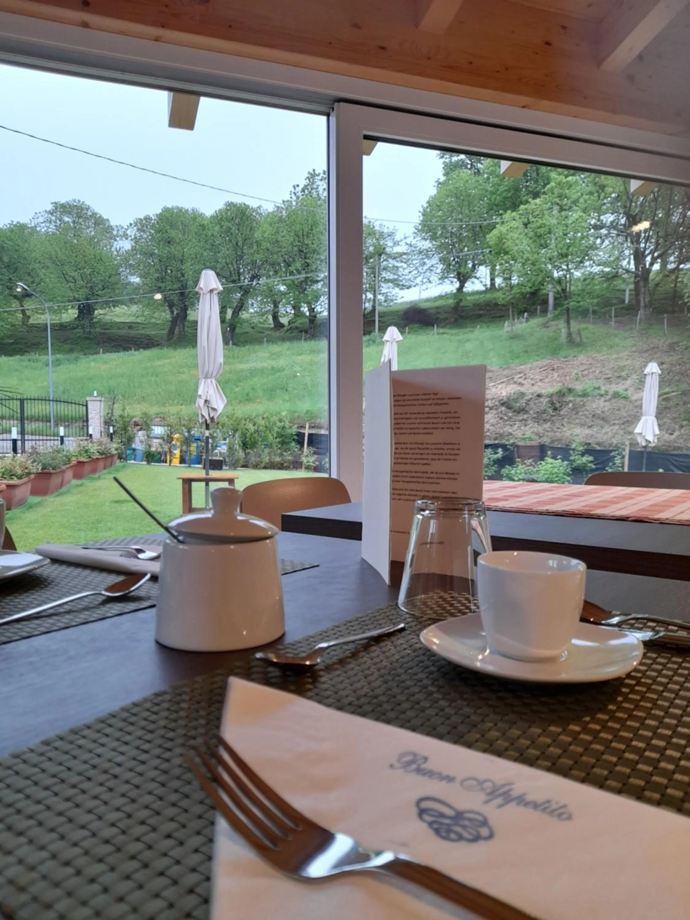 Breakfast in Miravallesuites