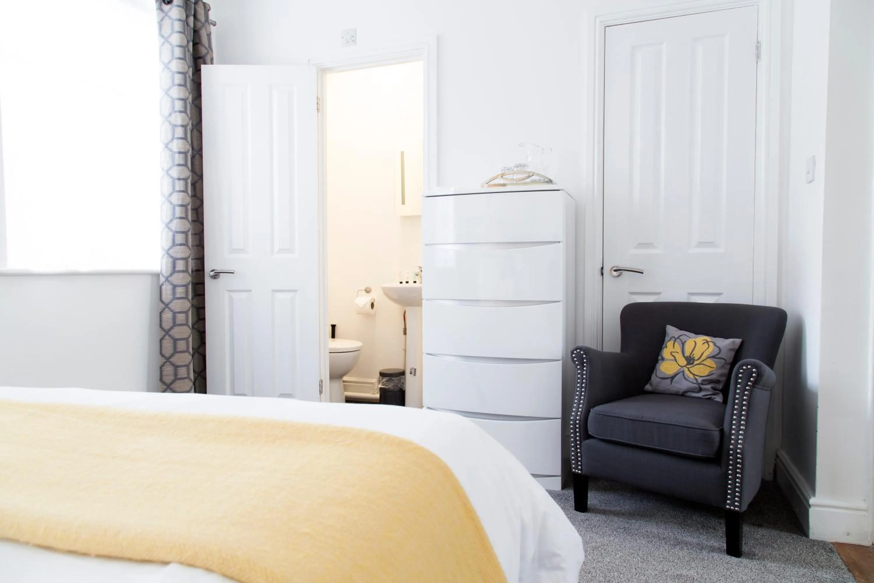 Photo of the whole room in Cambridge City Studios by Paymán Club