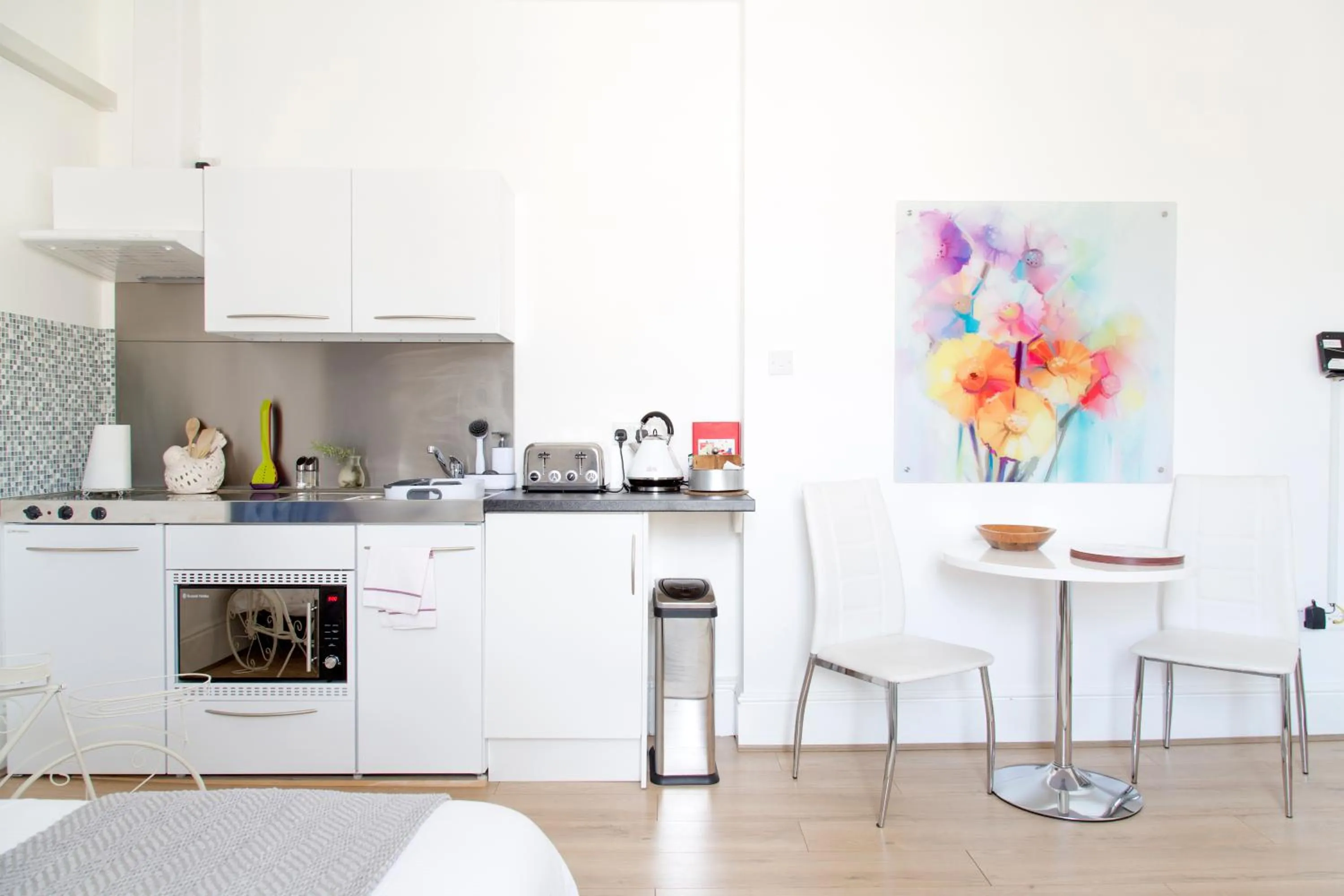 Kitchen or kitchenette in Cambridge City Studios by Paymán Club