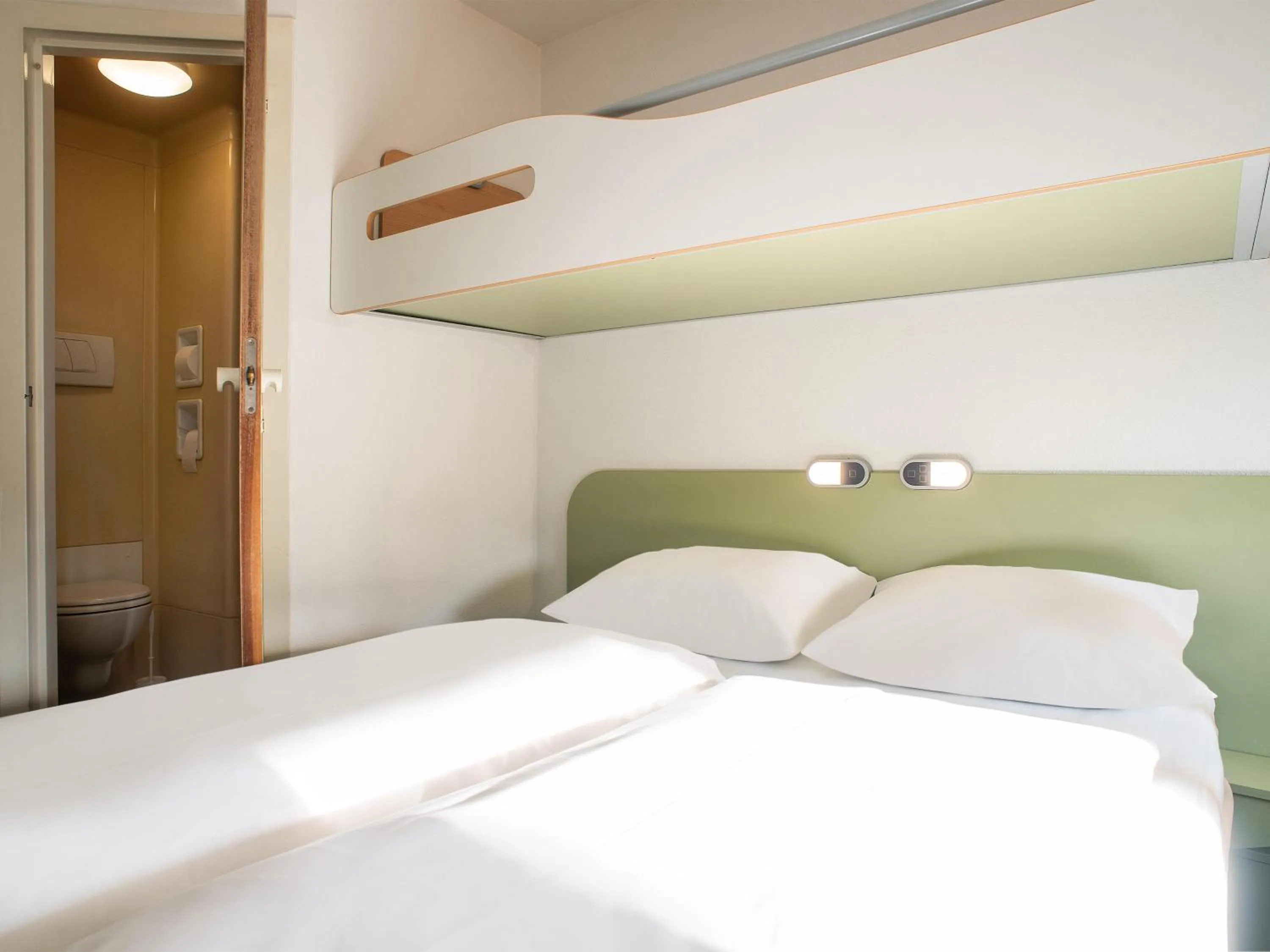 Photo of the whole room, Bed in B&B Hotel Lübeck Berliner-Platz