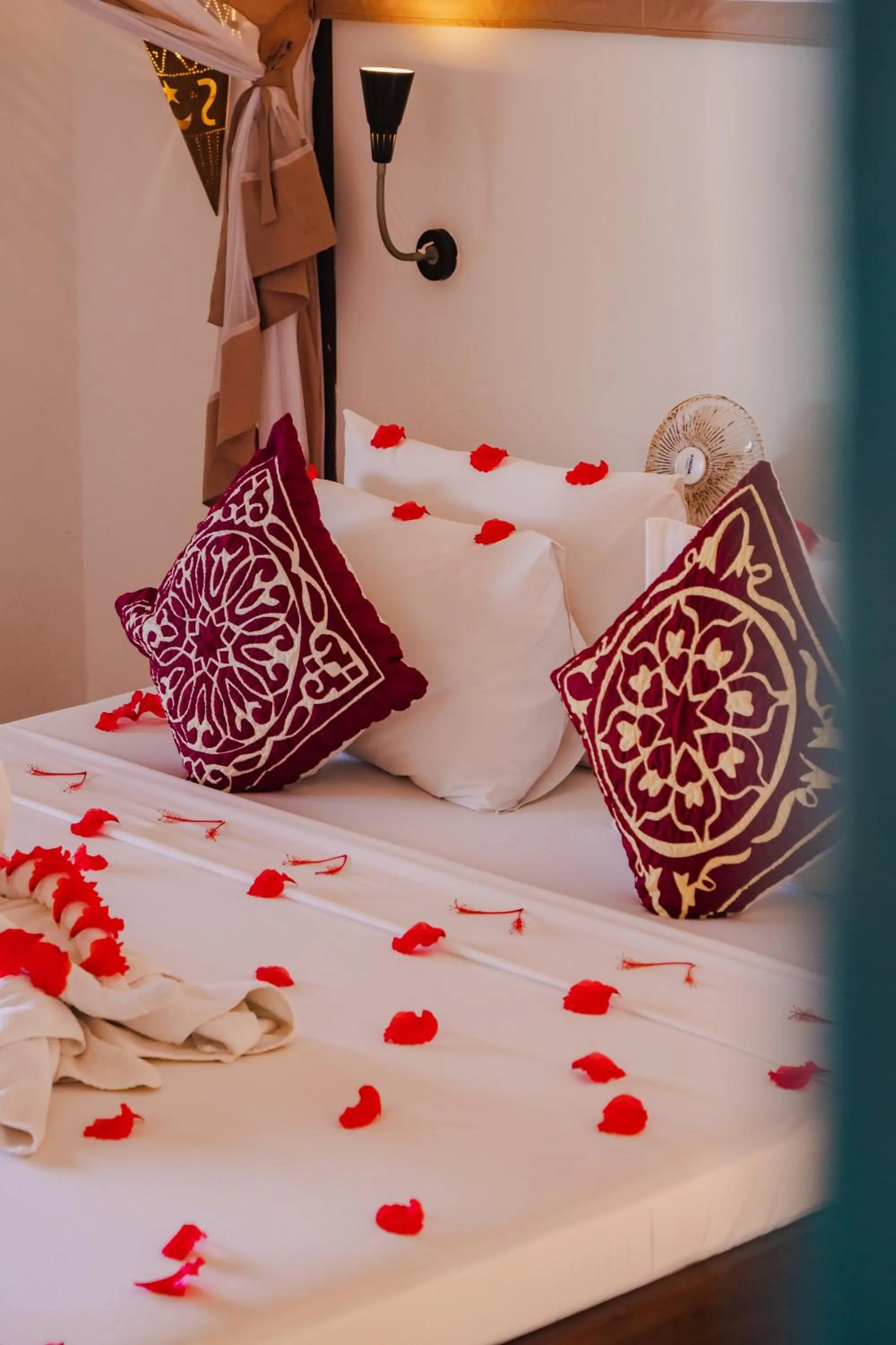 Bed in Sunshine Bay Zanzibar - Adults Only