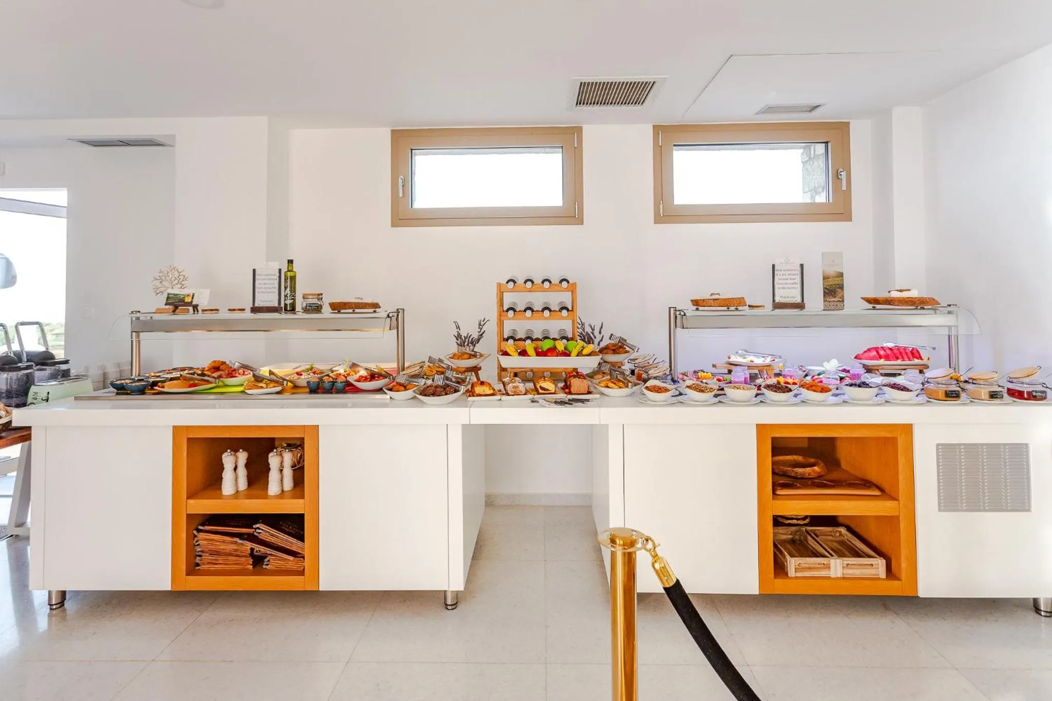 WHITE DONKEY BOUTIQUE Hotel