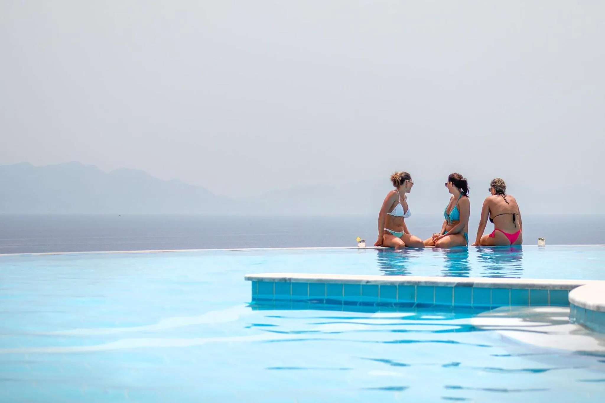 WHITE DONKEY BOUTIQUE Hotel