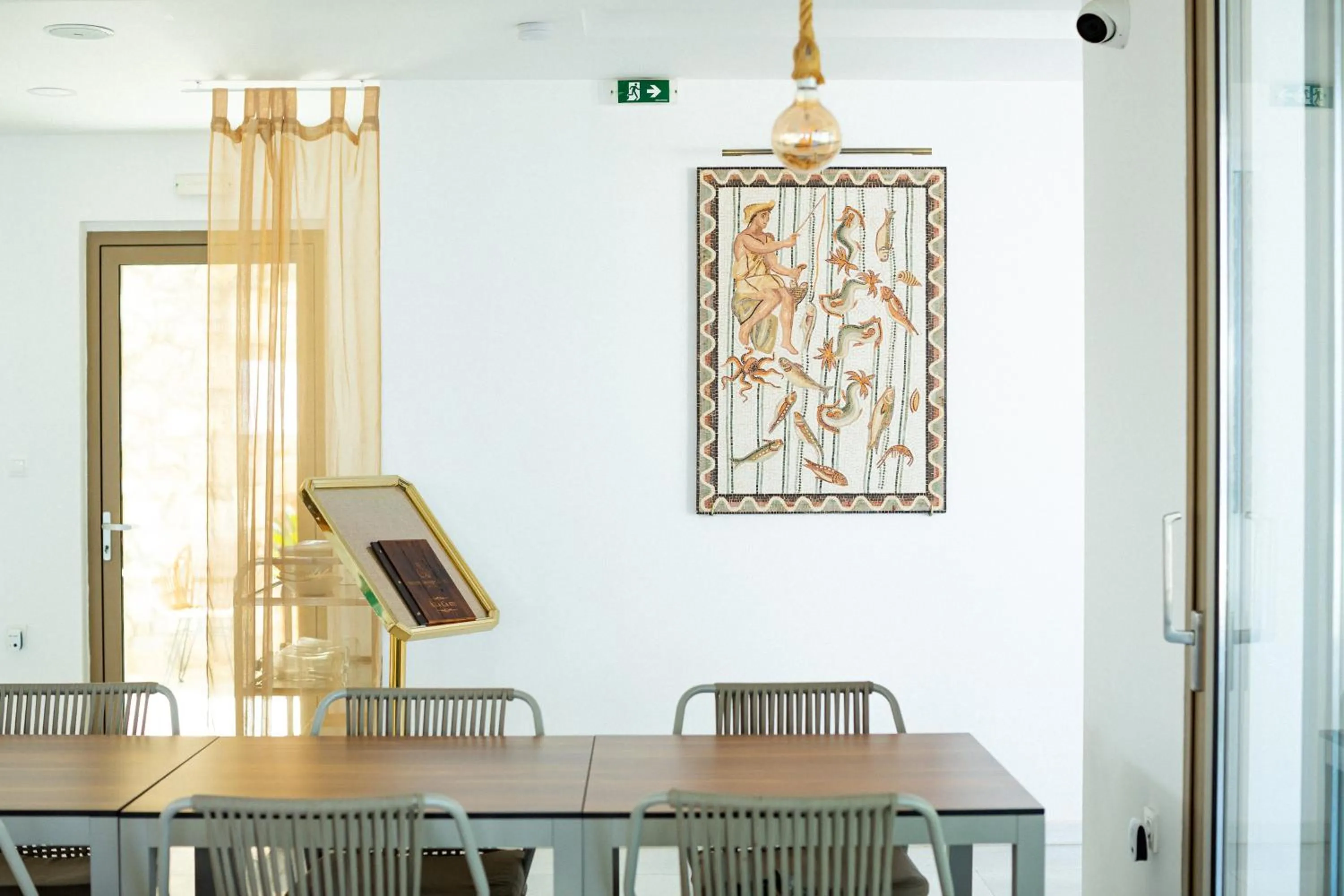 WHITE DONKEY BOUTIQUE Hotel