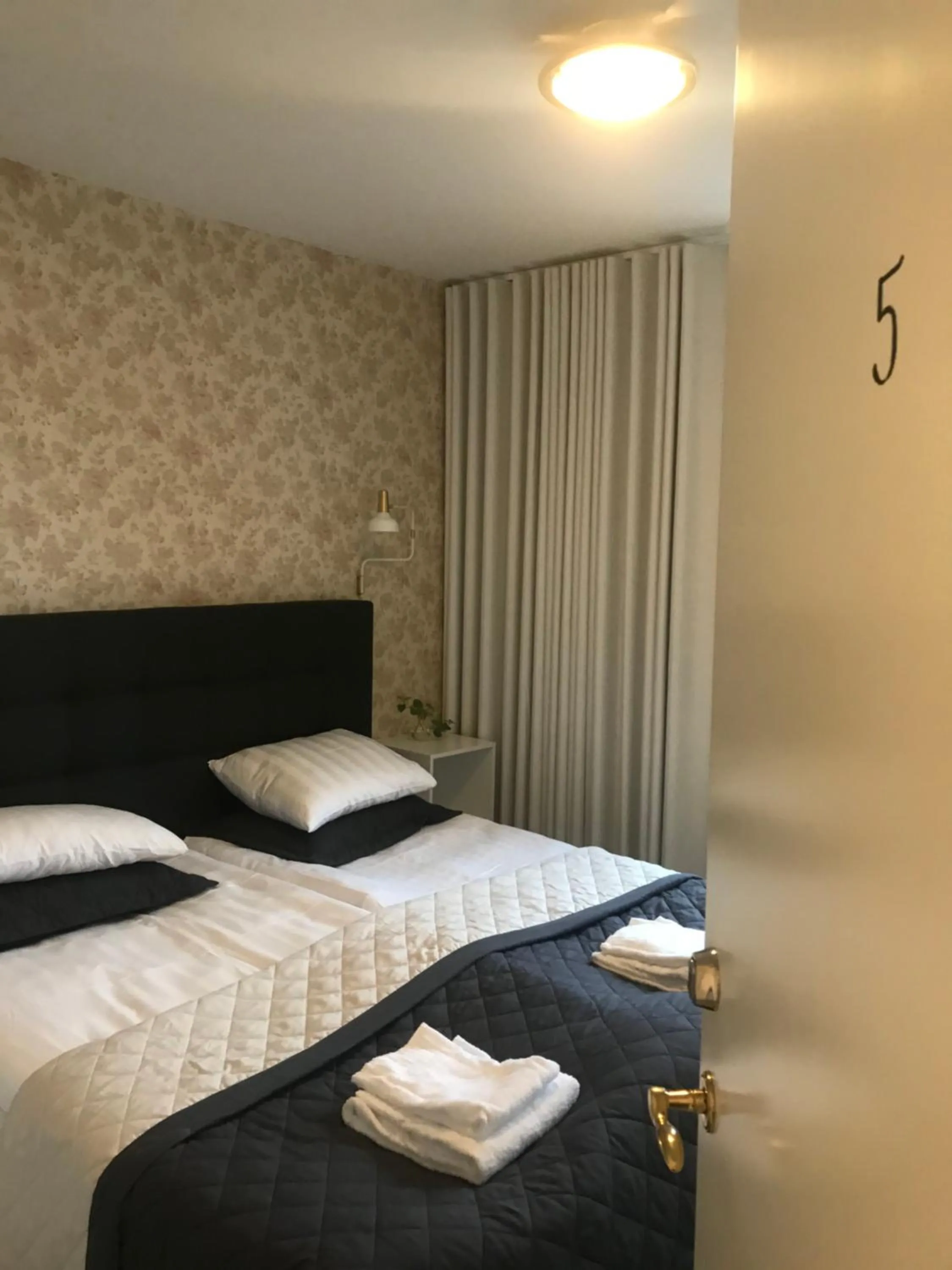 Bed in Sjövillan B&B