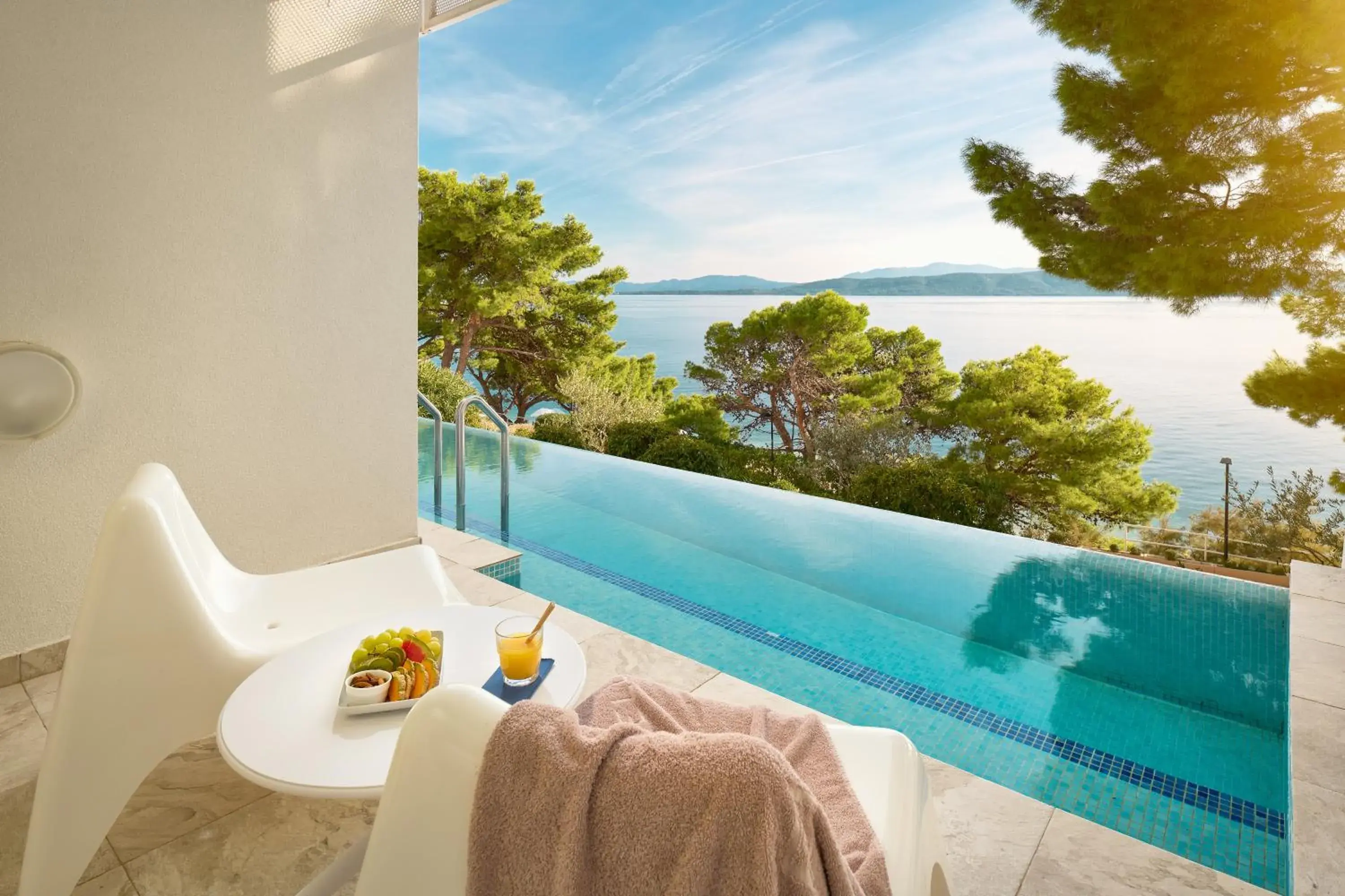 Standard Double Room Swim Up with Sea View in TUI BLUE Makarska - Adults Only Standard Double Room Swim Up with Sea View in TUI BLUE Makarska - Adults Only