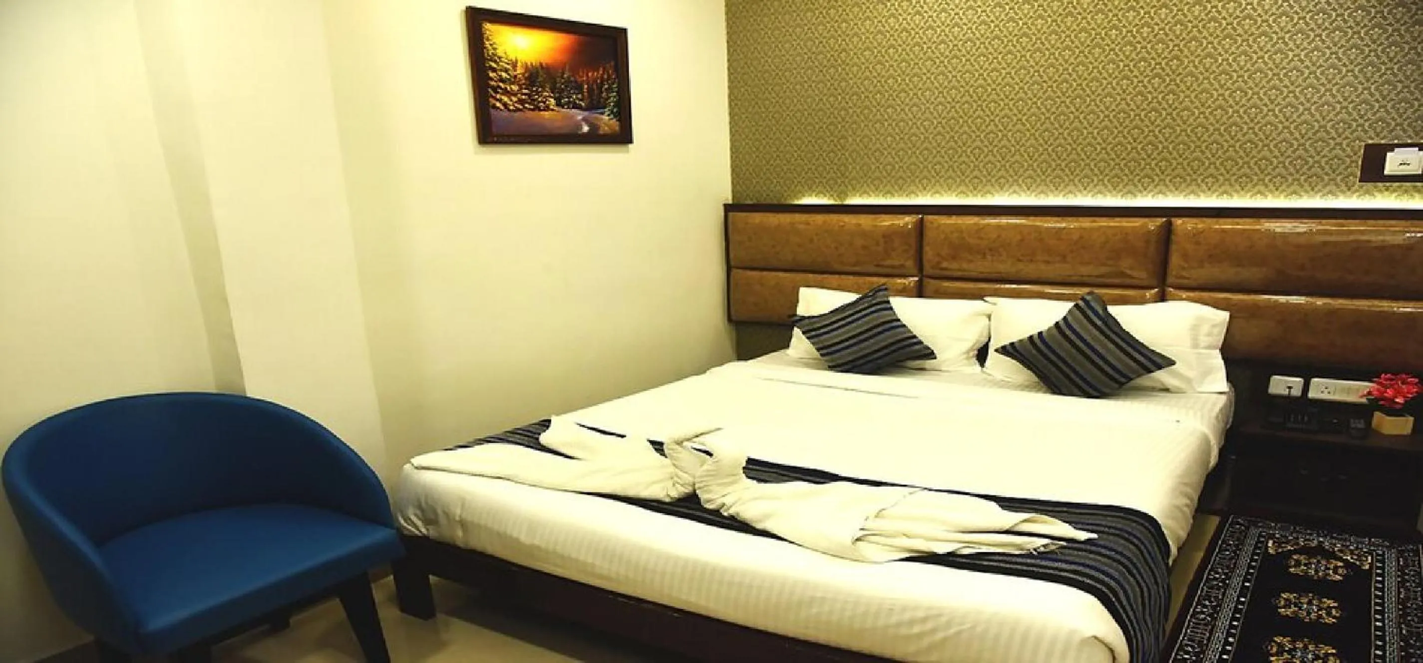Bedroom, Bed in EMPIRE INN HOTEL
