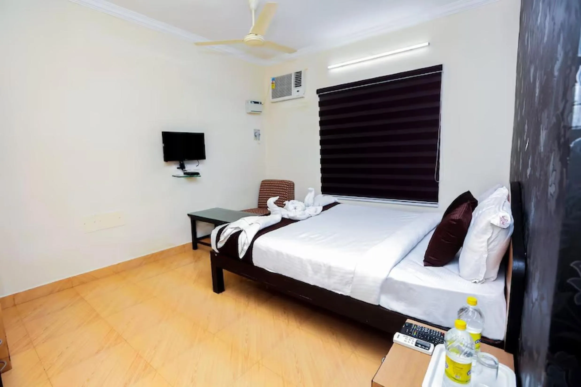Bedroom, Bed in EMPIRE INN HOTEL