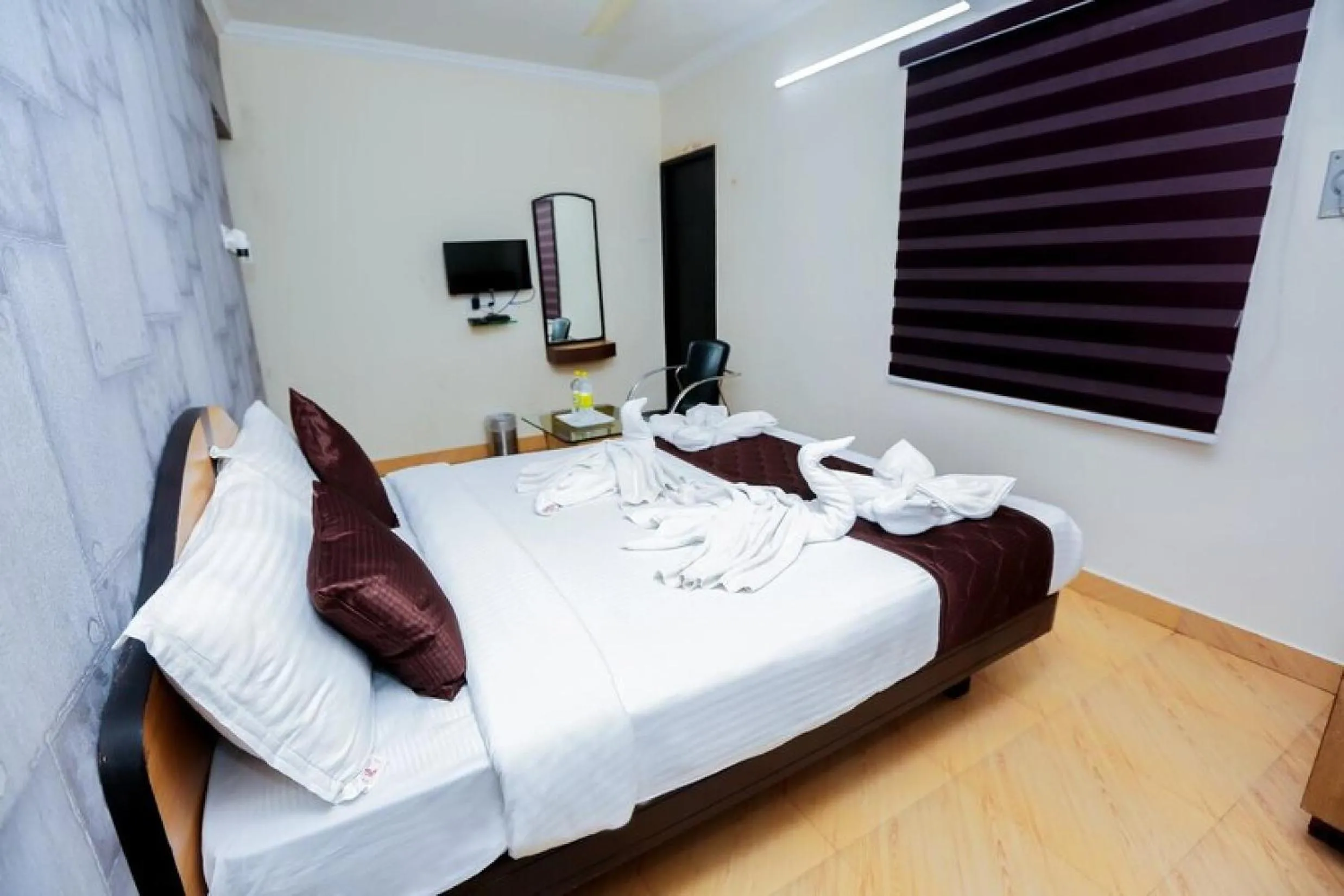 Bedroom, Bed in EMPIRE INN HOTEL