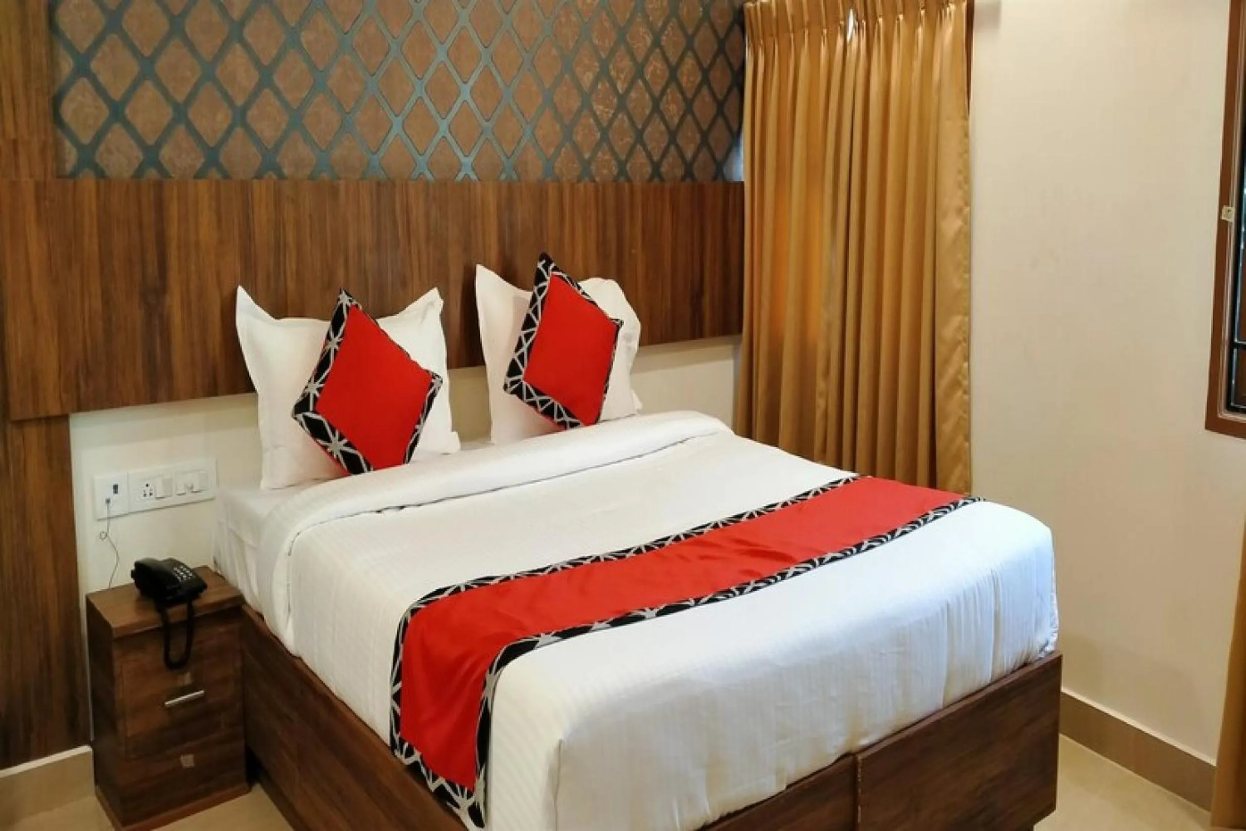 Bedroom, Bed in EMPIRE INN HOTEL