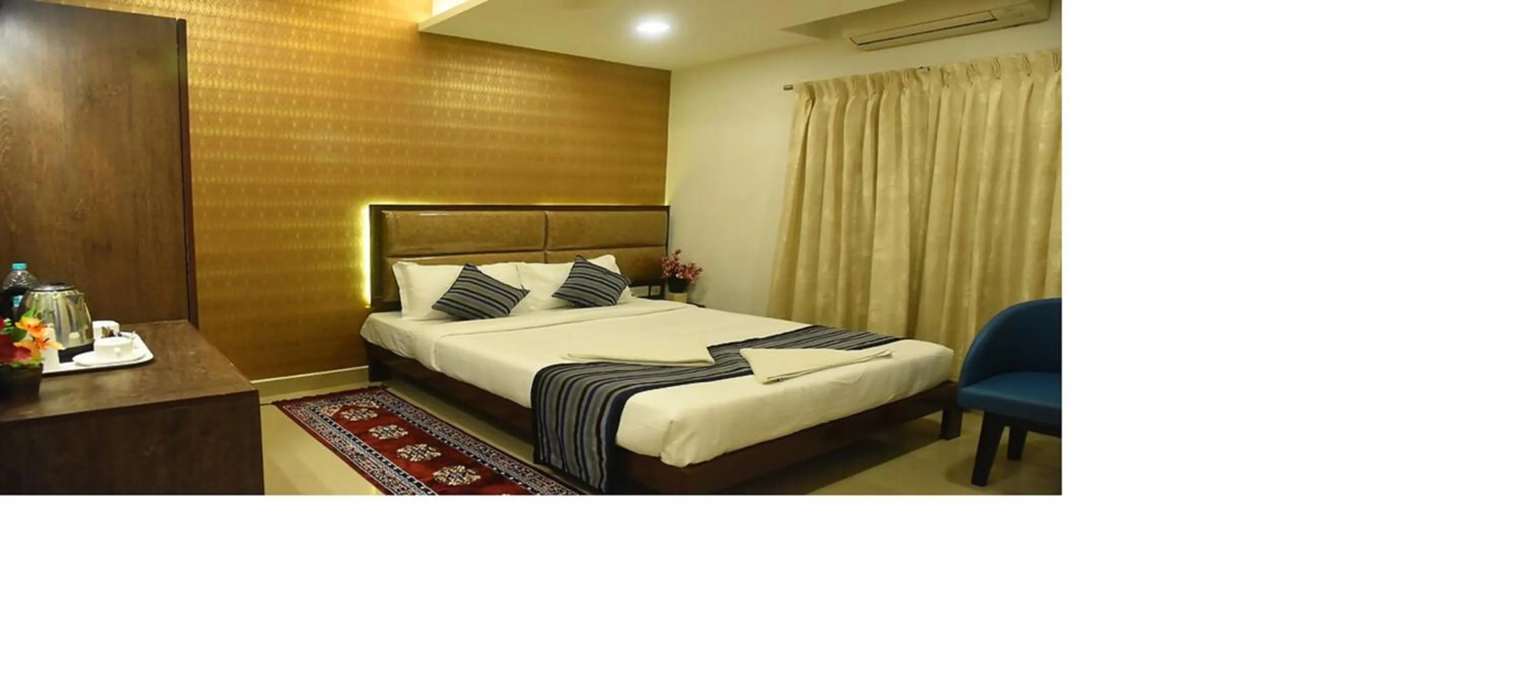 Bedroom, Bed in EMPIRE INN HOTEL