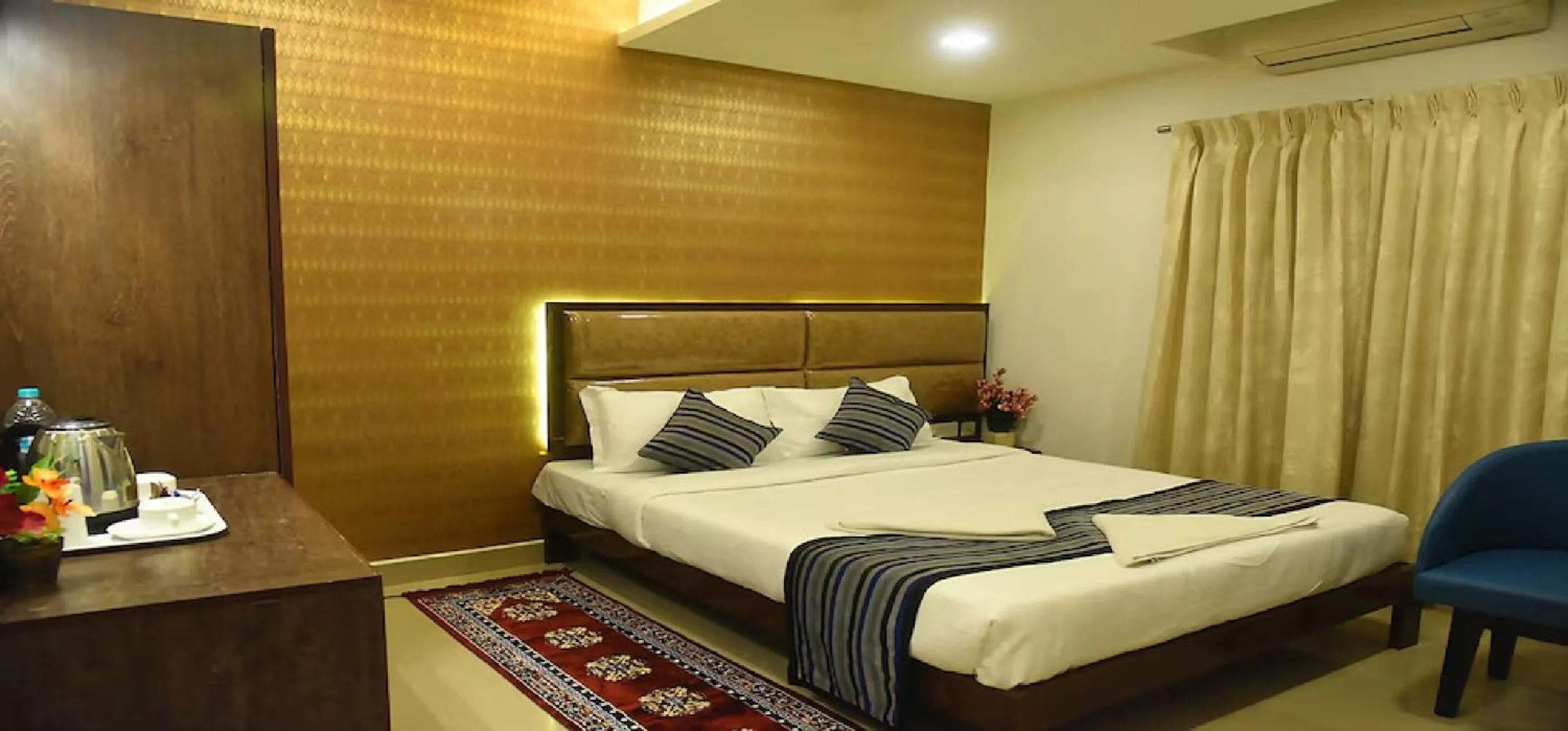 Bedroom, Bed in EMPIRE INN HOTEL