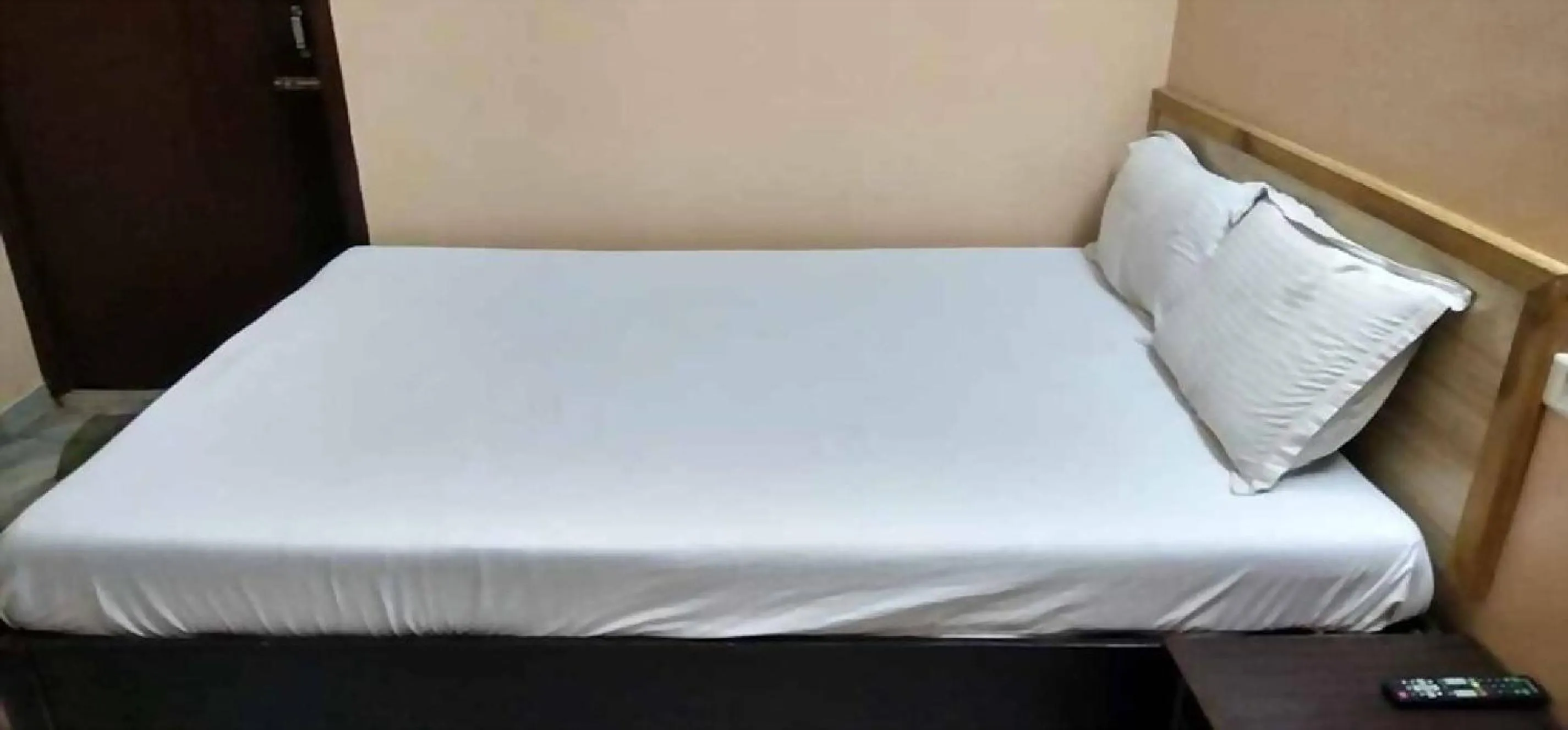 Bedroom, Bed in EMPIRE INN HOTEL