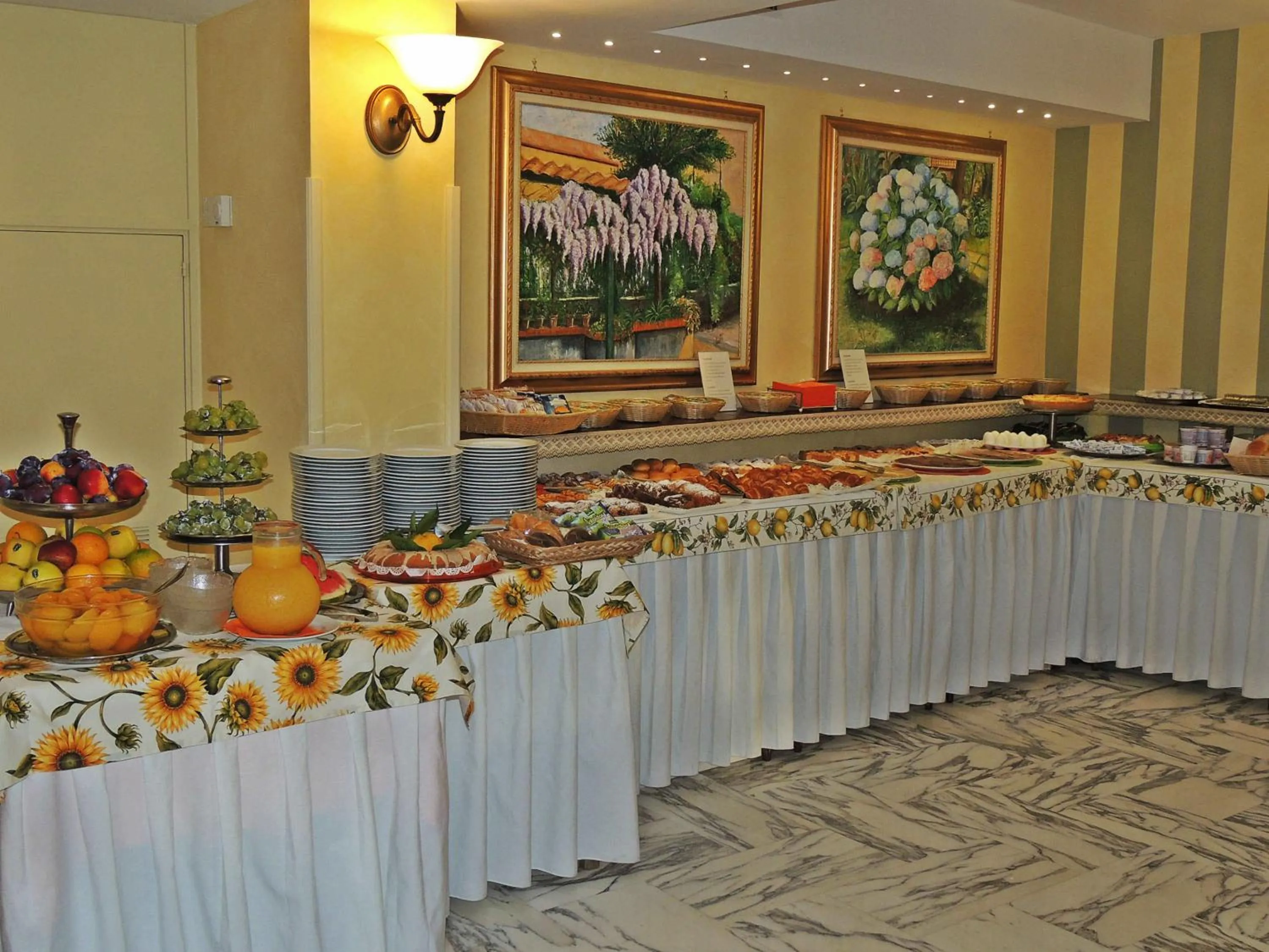 Breakfast in Hotel Girasole