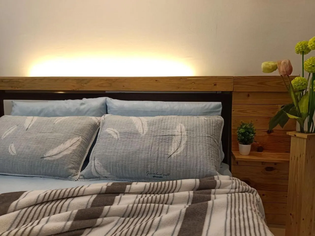 Bedroom, Bed in Ken1606 Home - Centre of KB, WIFI, 6 to 8 pax