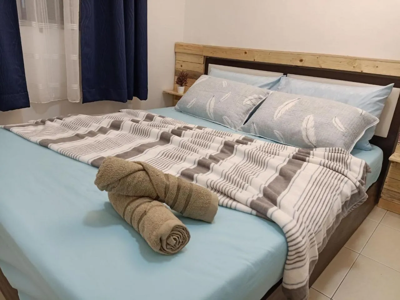 Bed in Ken1606 Home - Centre of KB, WIFI, 6 to 8 pax