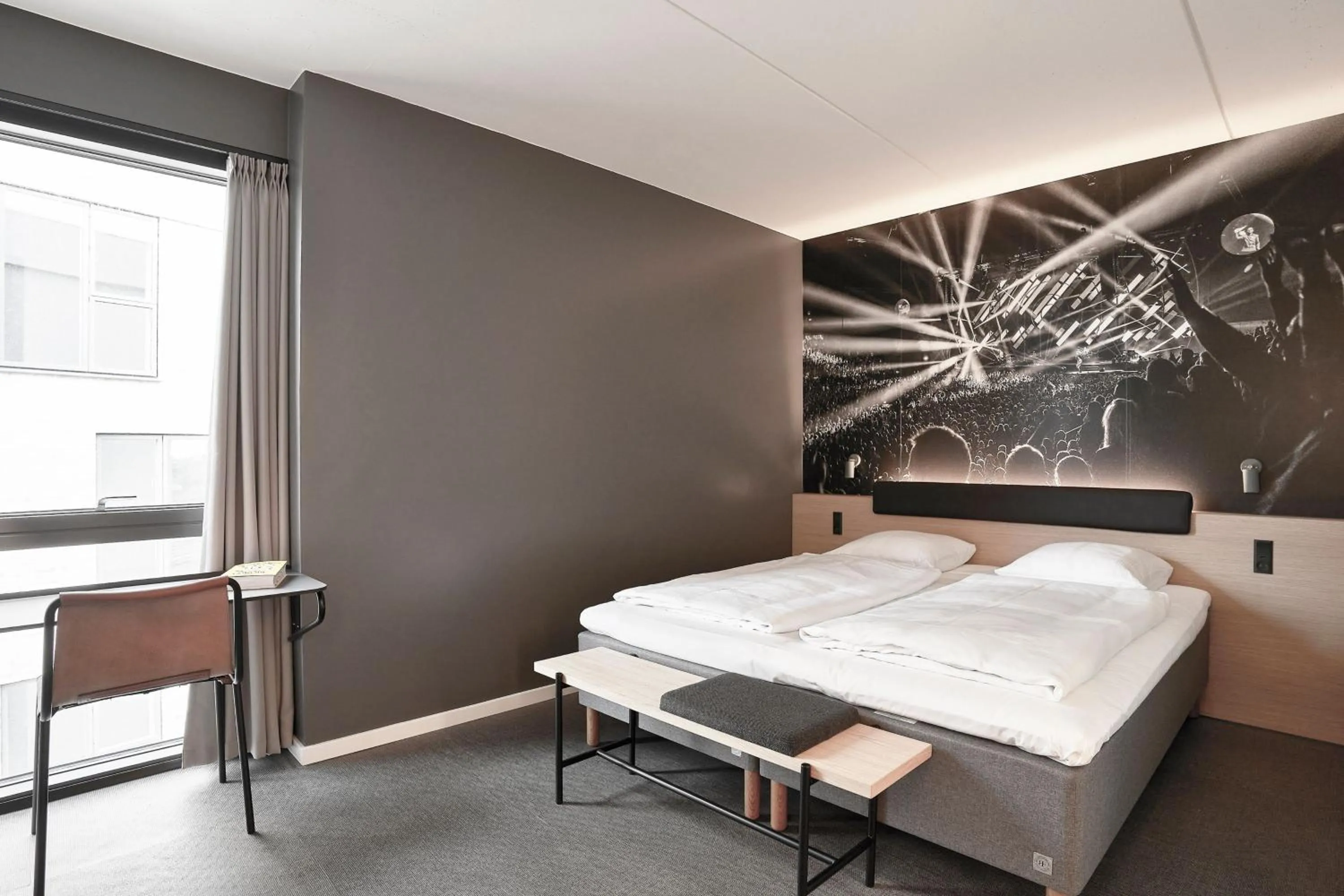 Photo of the whole room, Bed in Four Points Flex by Sheraton Copenhagen Arena