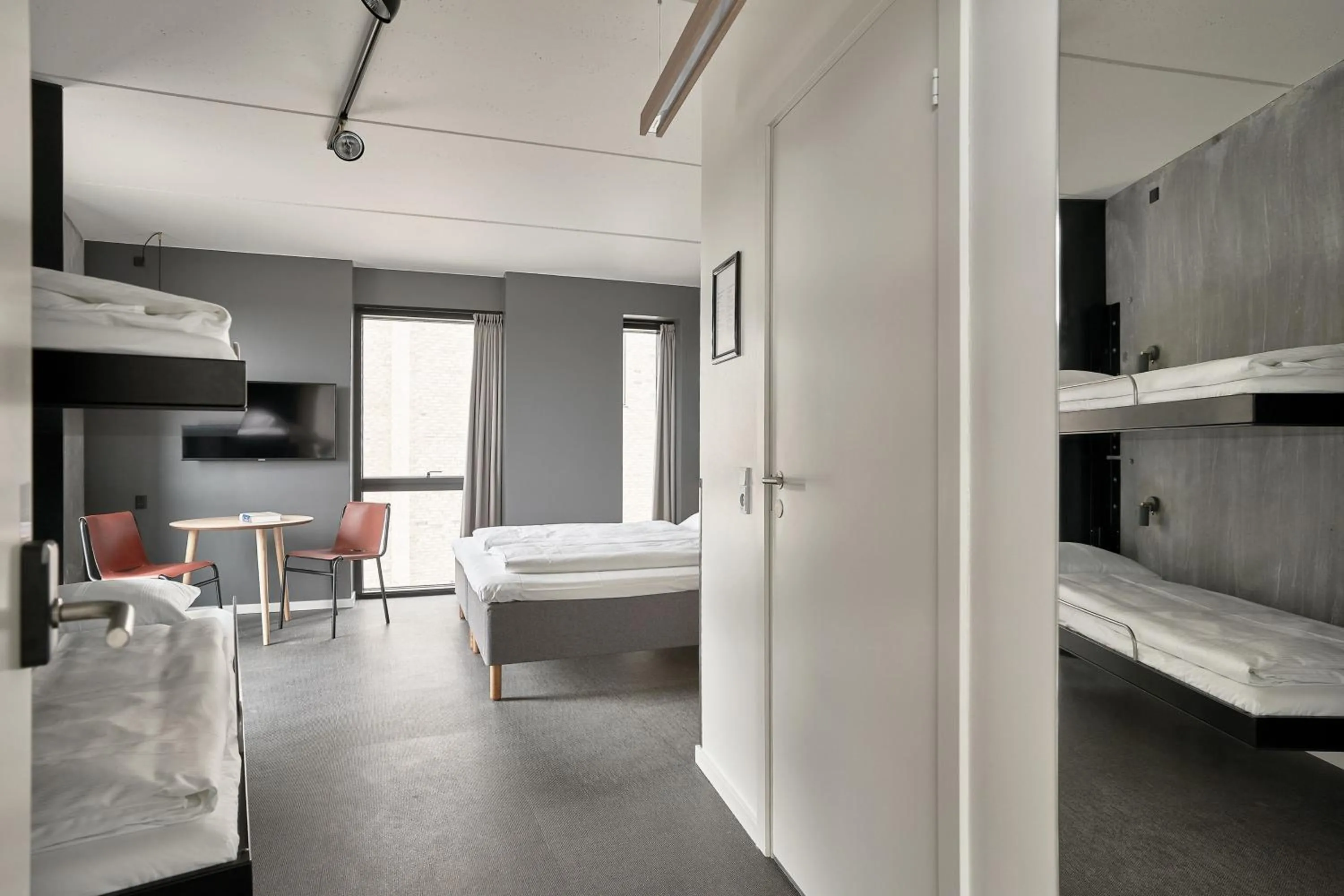 Photo of the whole room, Bed in Four Points Flex by Sheraton Copenhagen Arena