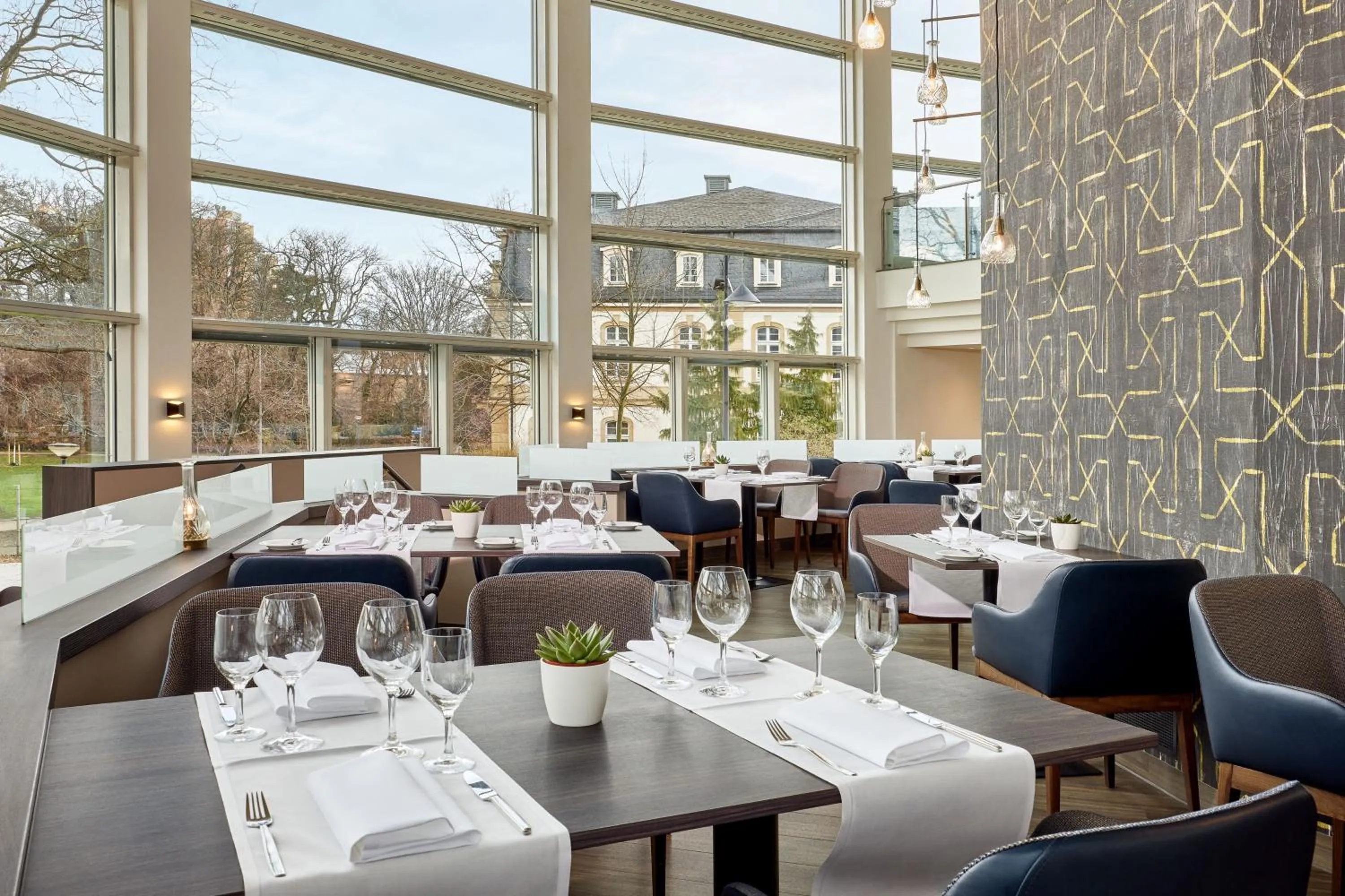 Restaurant/places to eat in Sheraton Offenbach Hotel