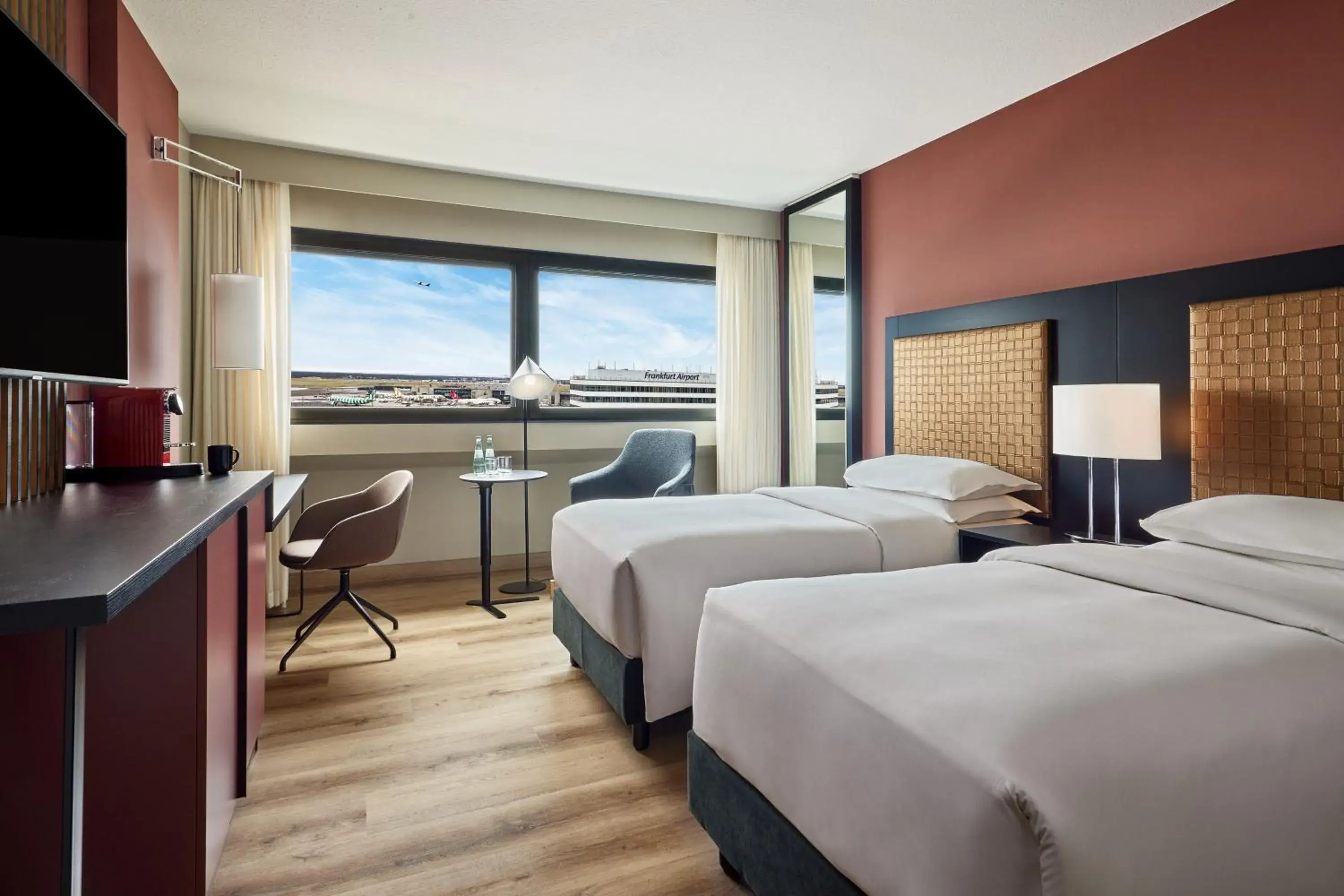 Sheraton Club Room, Club lounge access, Guest room, 2 Twin - single occupancy in Sheraton Frankfurt Airport Hotel & Conference Center Sheraton Club Room, Club lounge access, Guest room, 2 Twin - single occupancy in Sheraton Frankfurt Airport Hotel & Conference Center