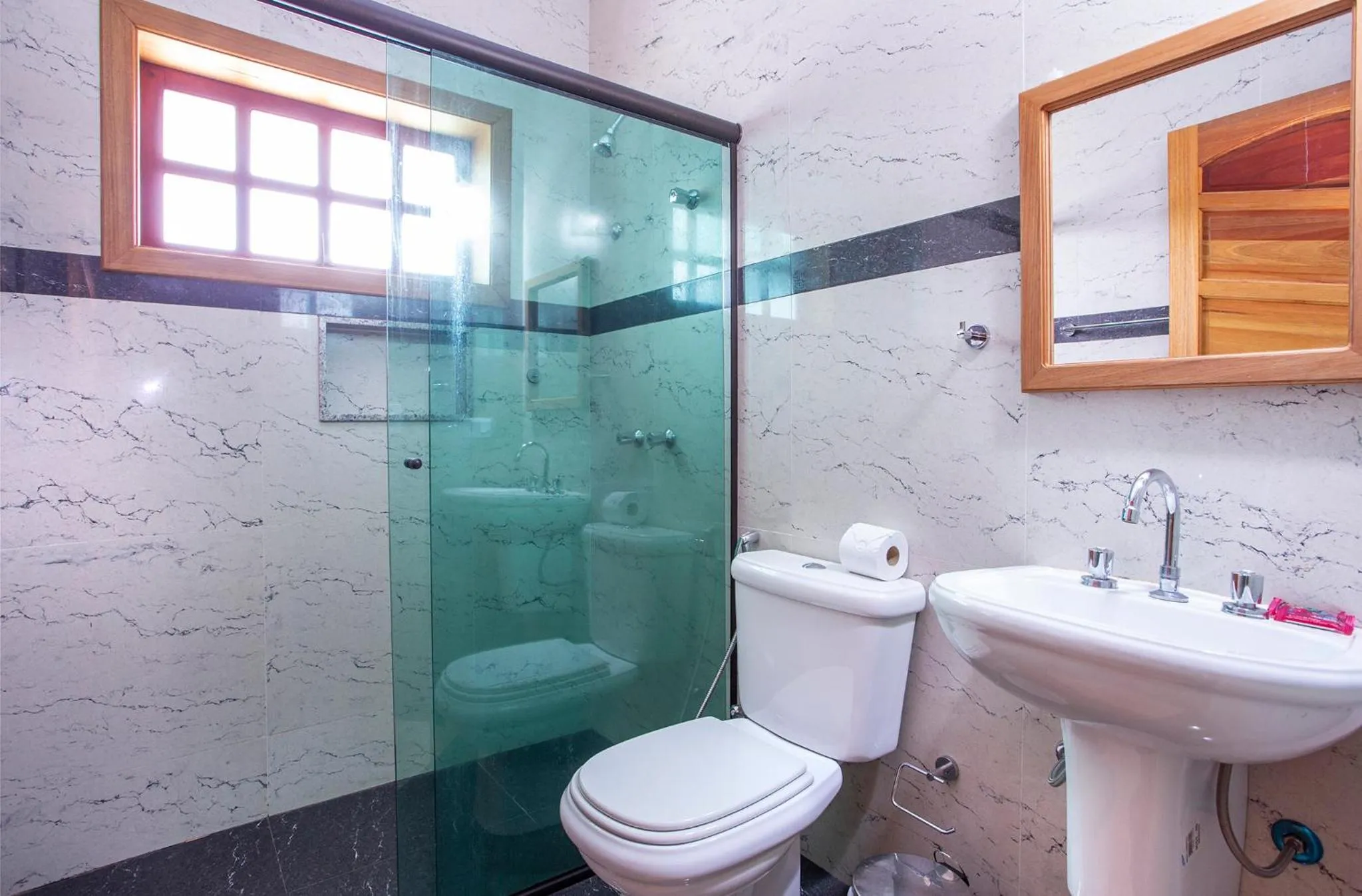 Bathroom in Pousada Guarubela Veloso