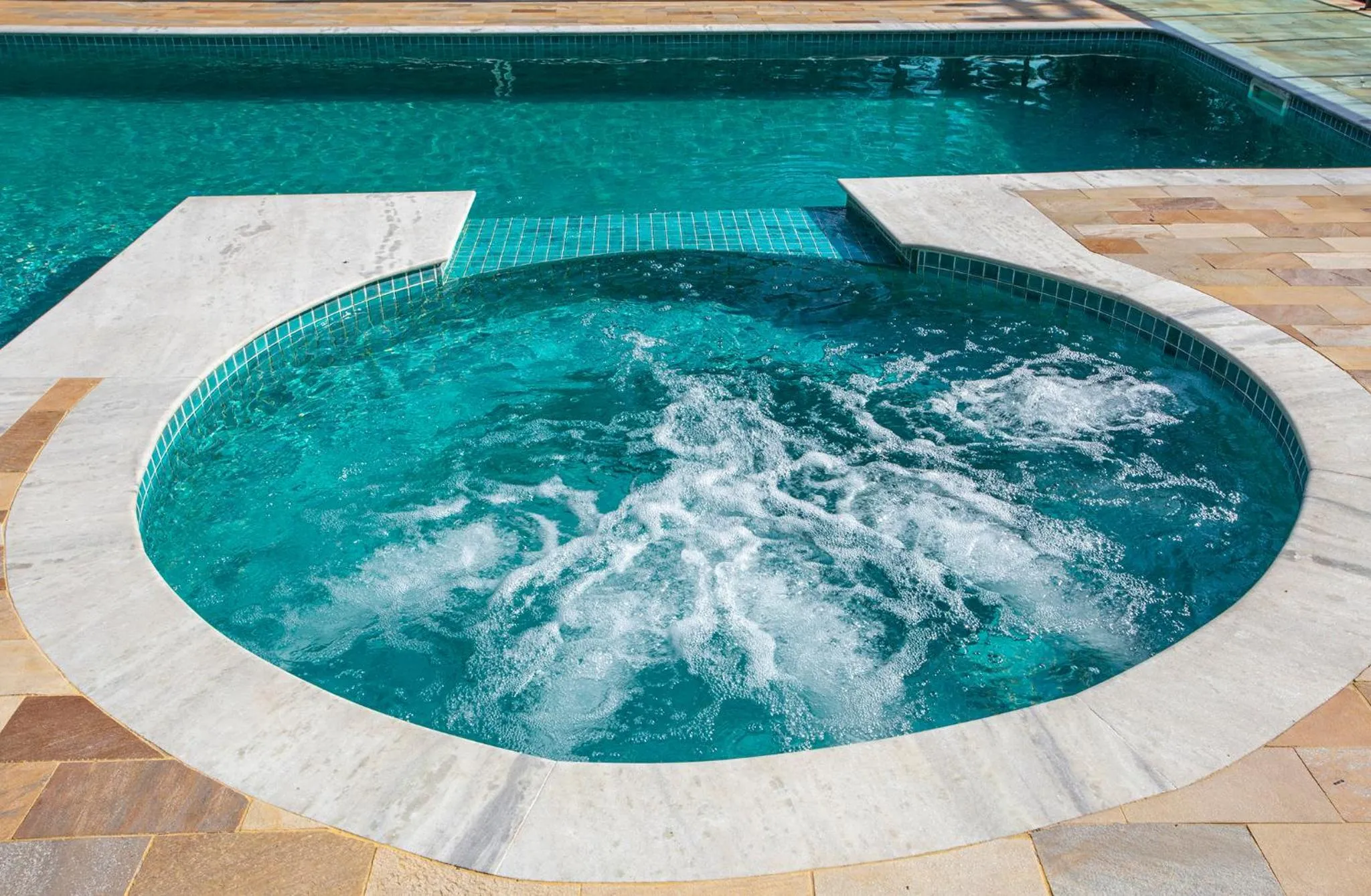 Swimming pool in Pousada Guarubela Veloso