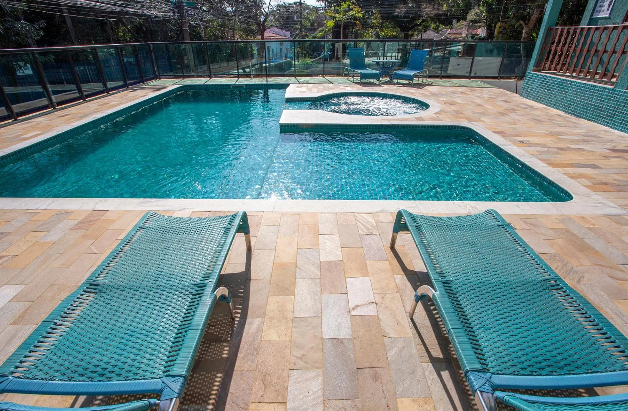 Swimming pool in Pousada Guarubela Veloso