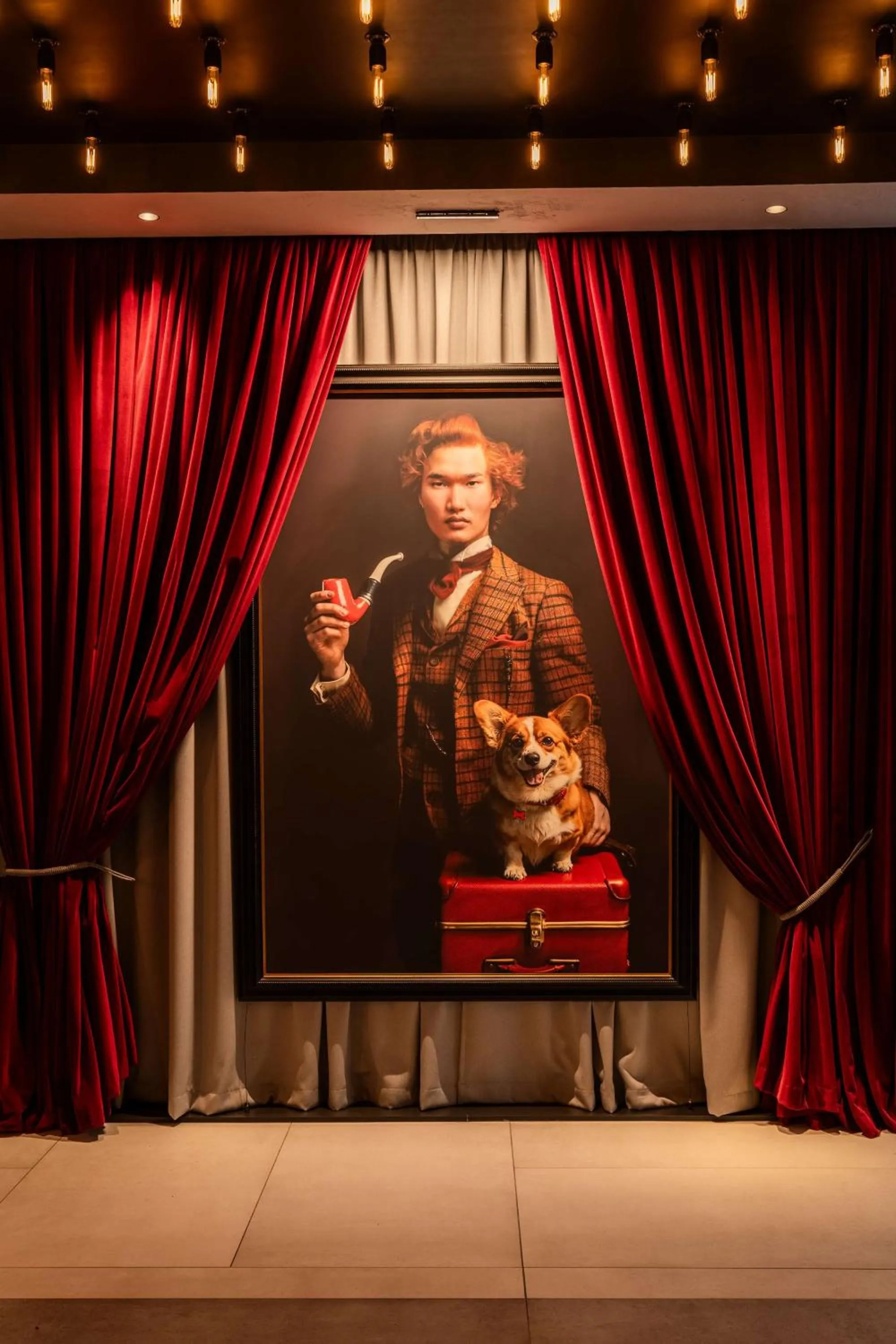 Lobby or reception in Radisson RED London Heathrow