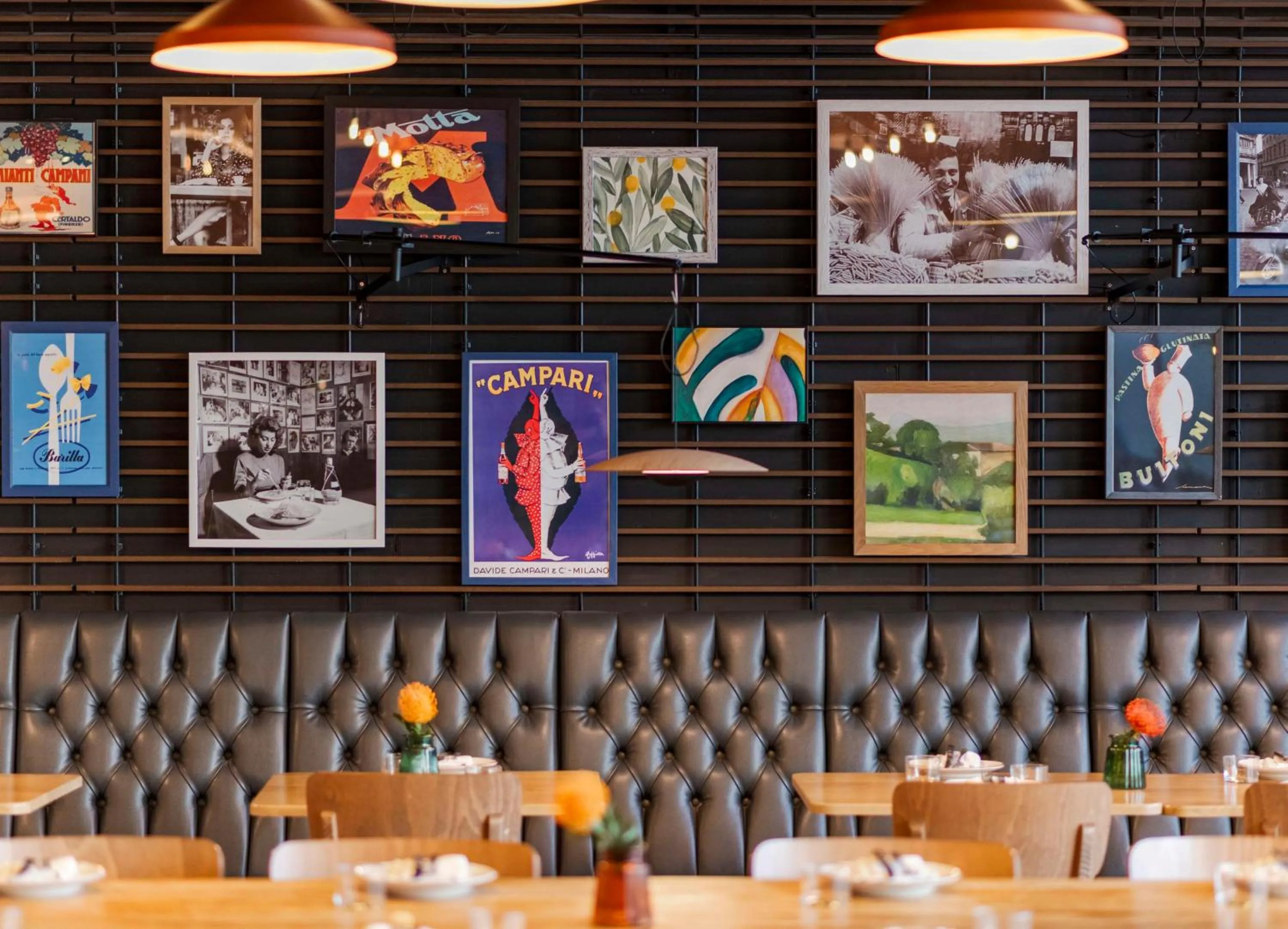 Restaurant/places to eat in Radisson RED London Heathrow