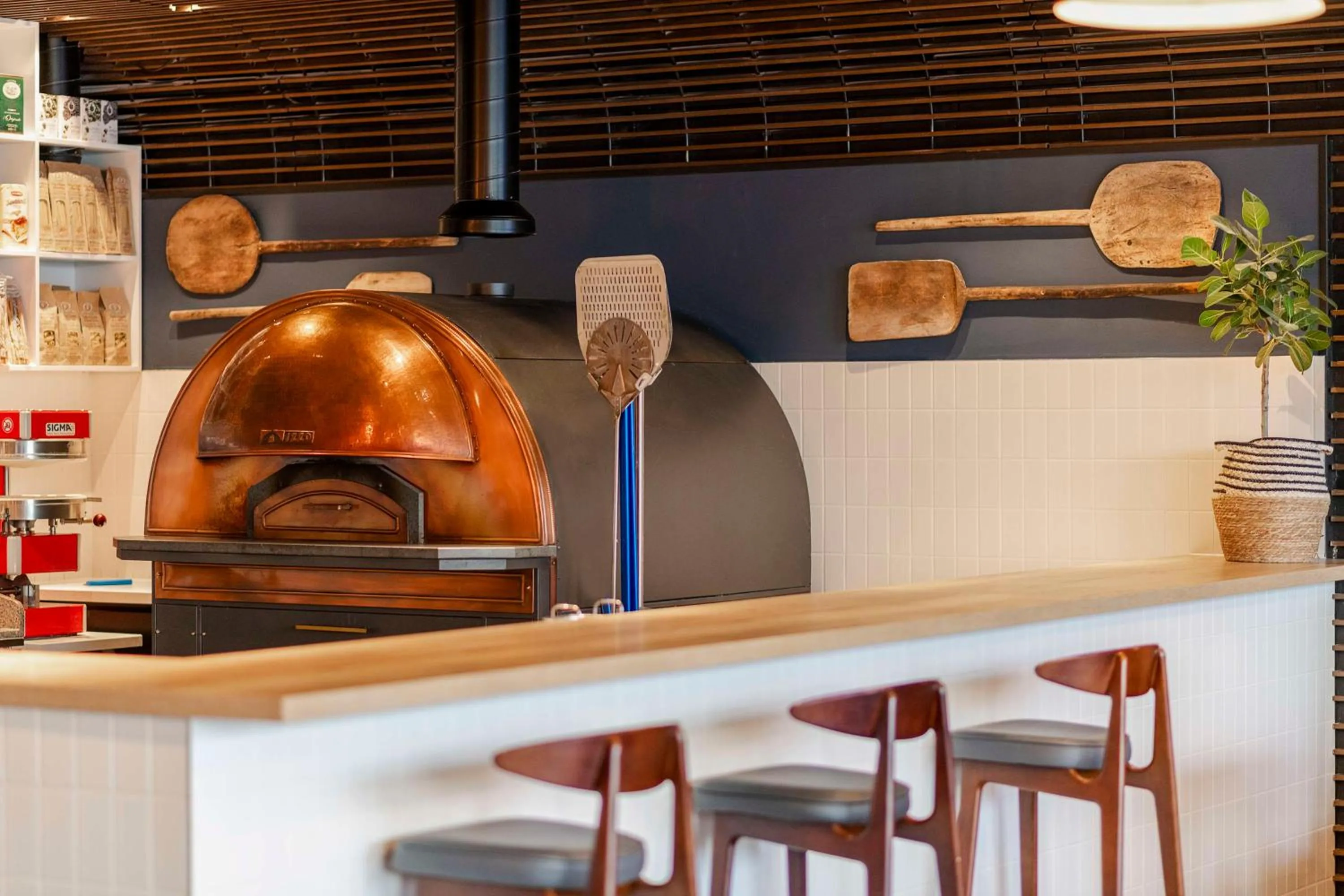 Restaurant/places to eat in Radisson RED London Heathrow