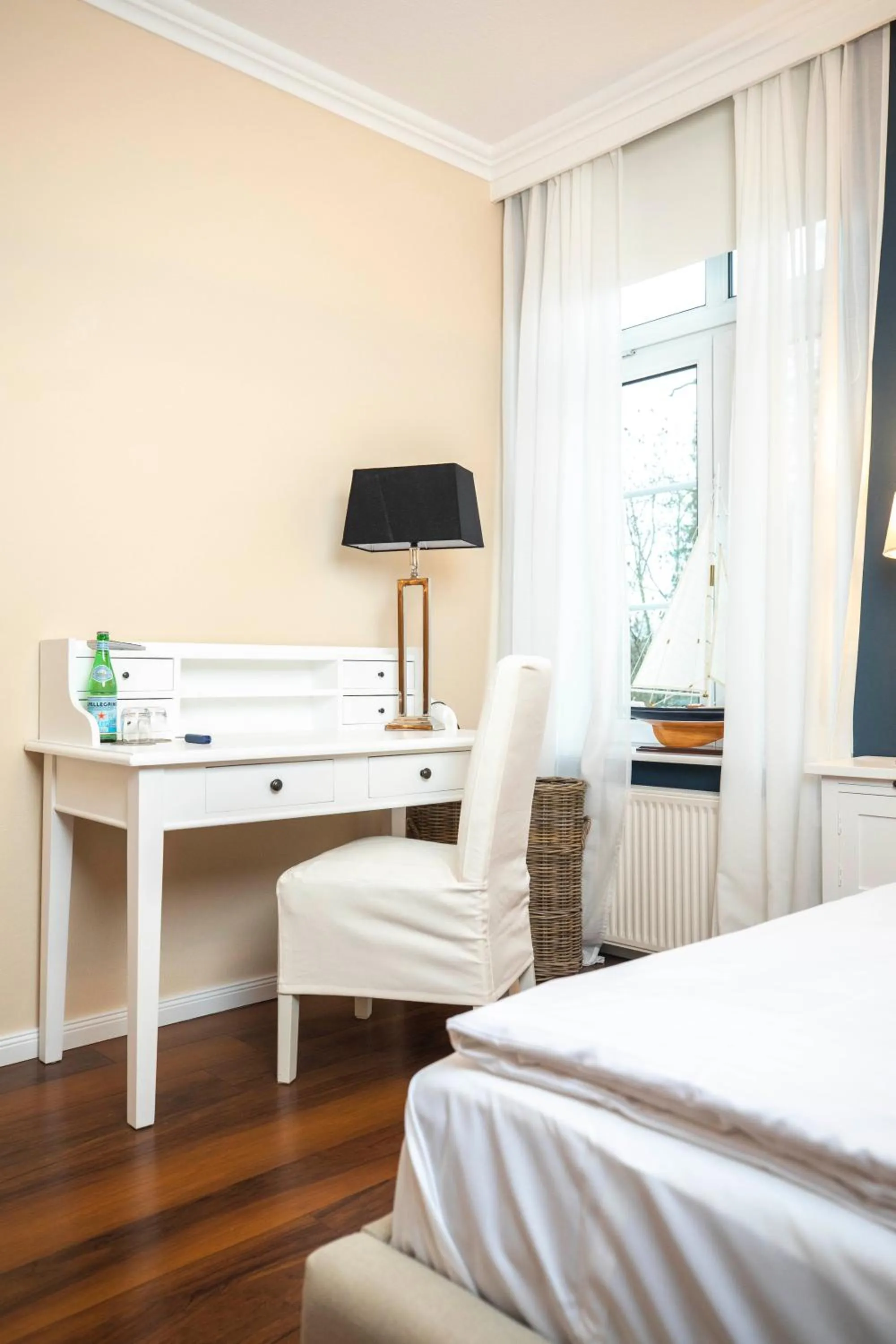 Photo of the whole room, Bed in Hotel am Rathaus