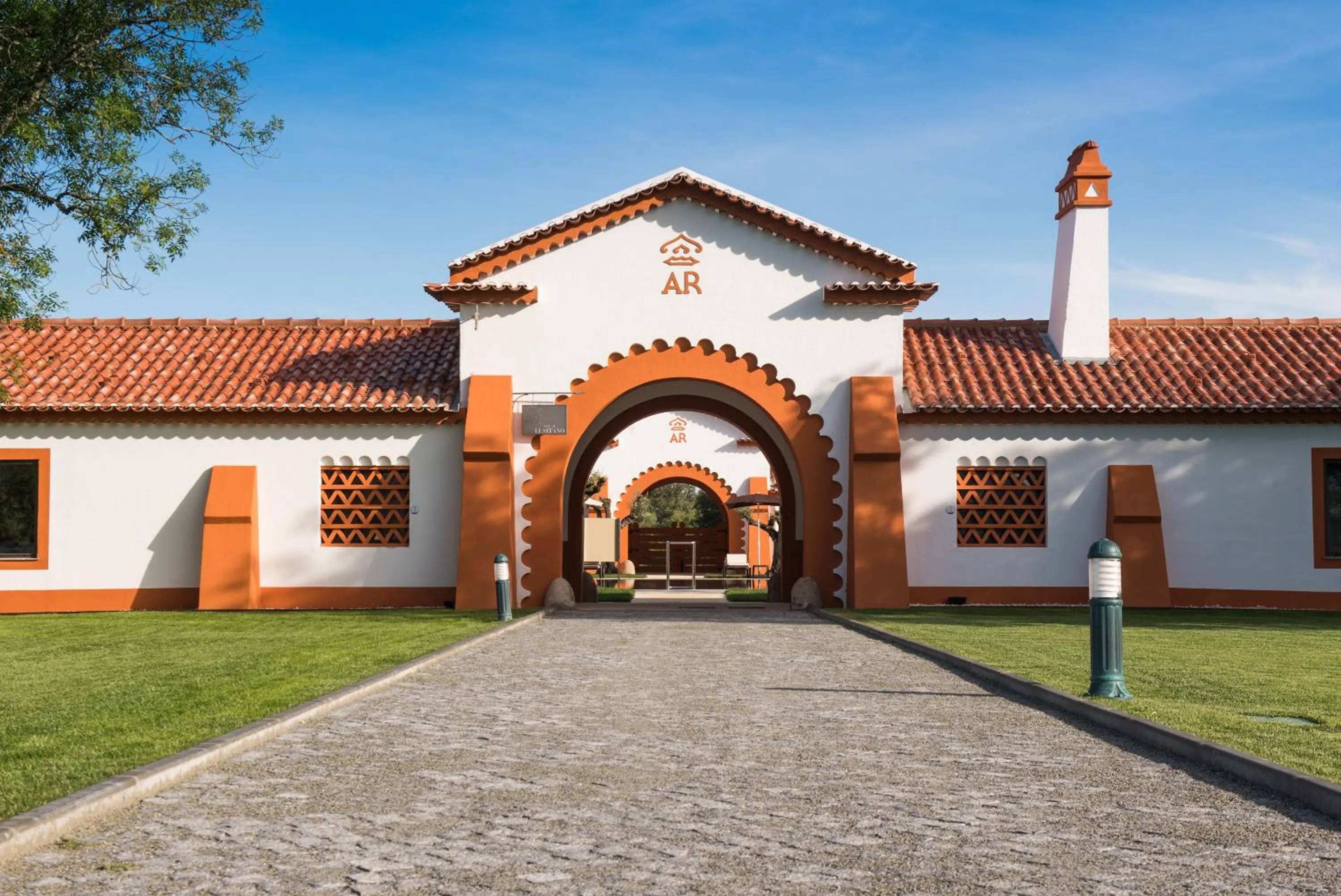 Facade/entrance in Vila Gale Collection Alter Real - Resort Equestre, Conference & Spa