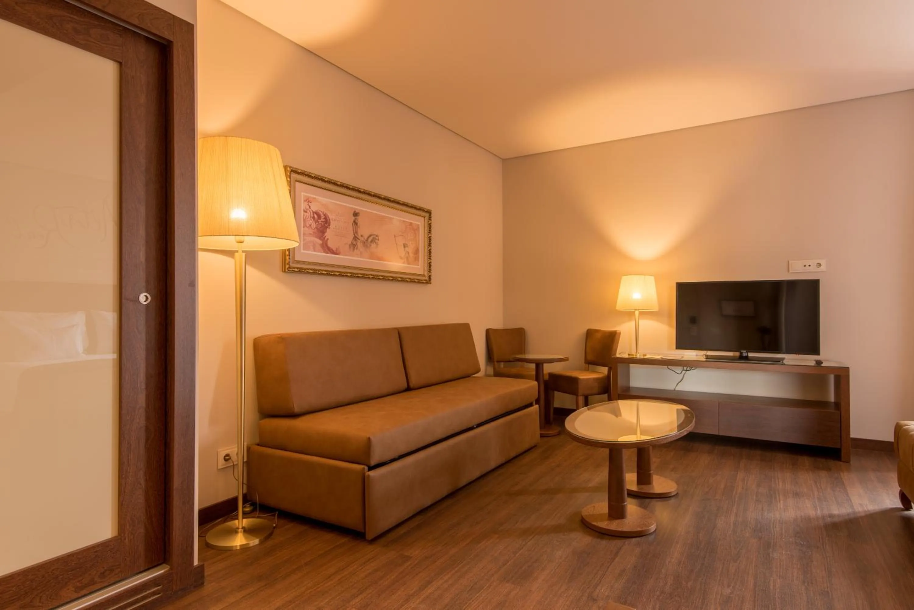 TV and multimedia in Vila Gale Collection Alter Real - Resort Equestre, Conference & Spa