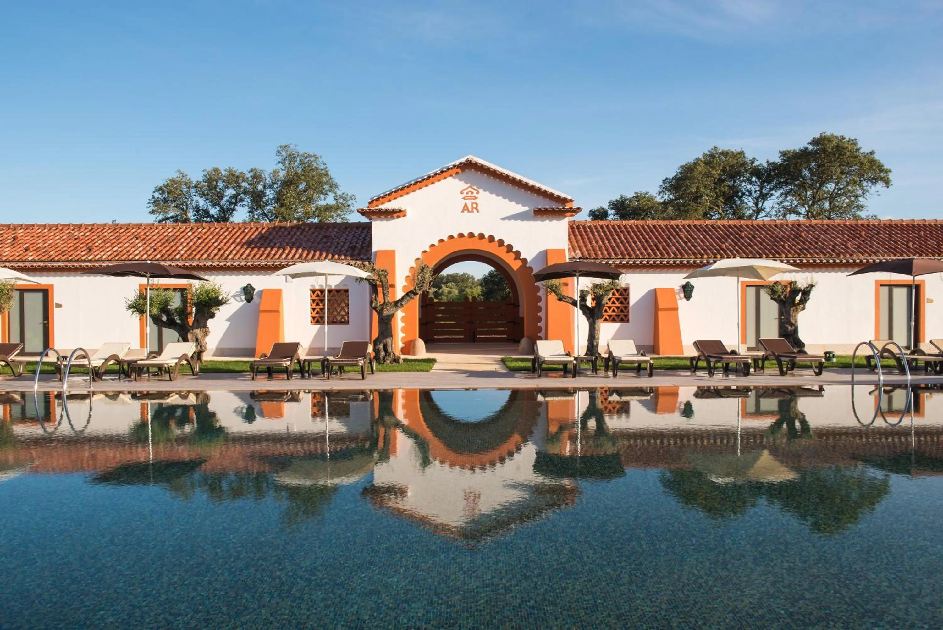 Facade/entrance in Vila Gale Collection Alter Real - Resort Equestre, Conference & Spa