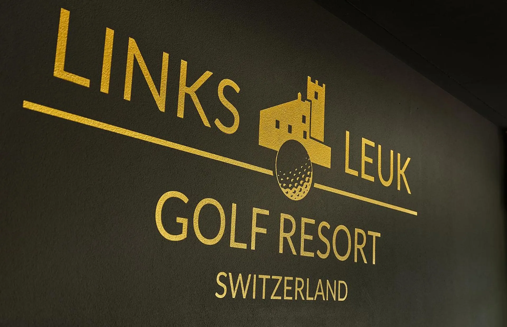 Logo/Certificate/Sign in Links Leuk Golfresort