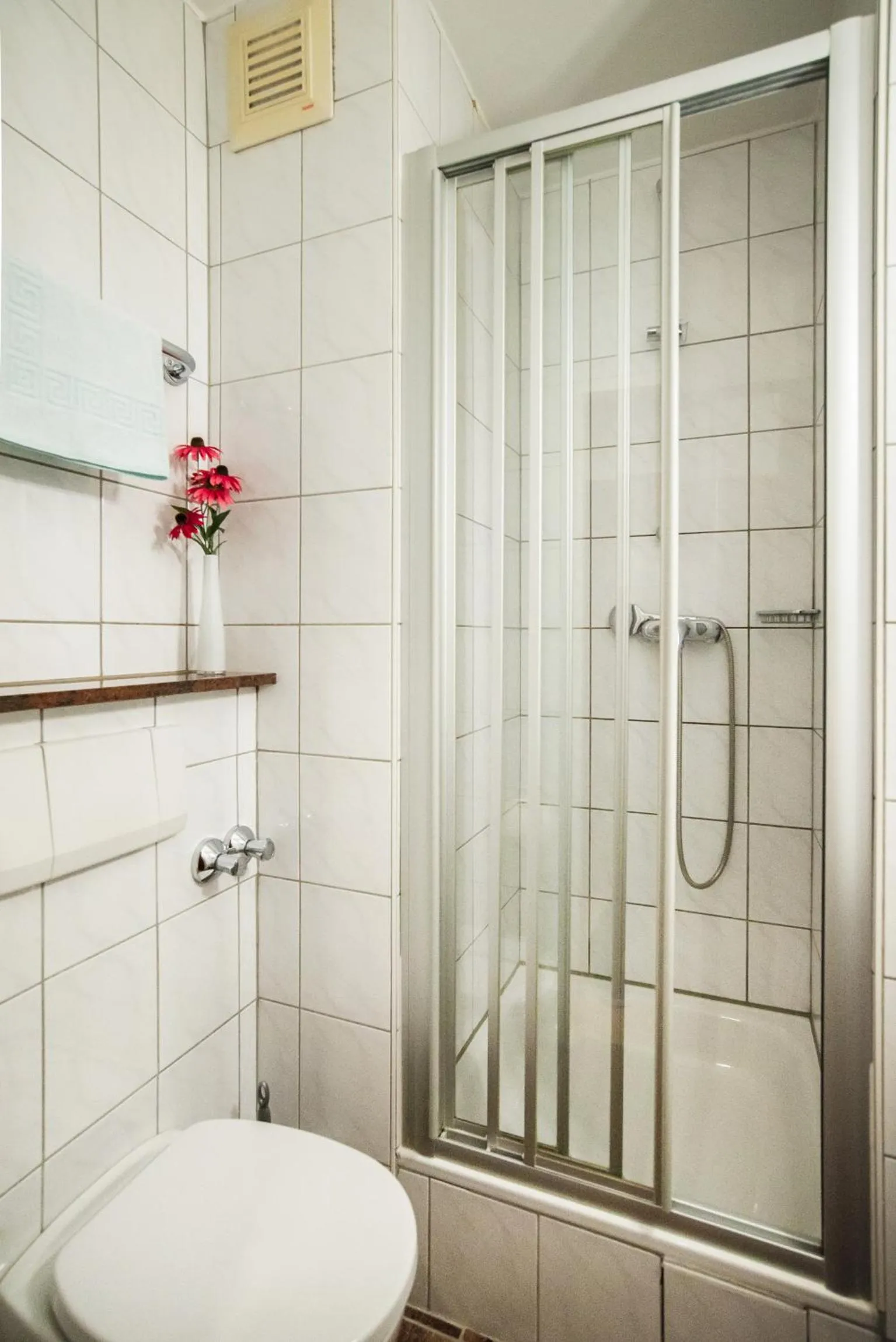Bathroom in Hotel Domblick Garni