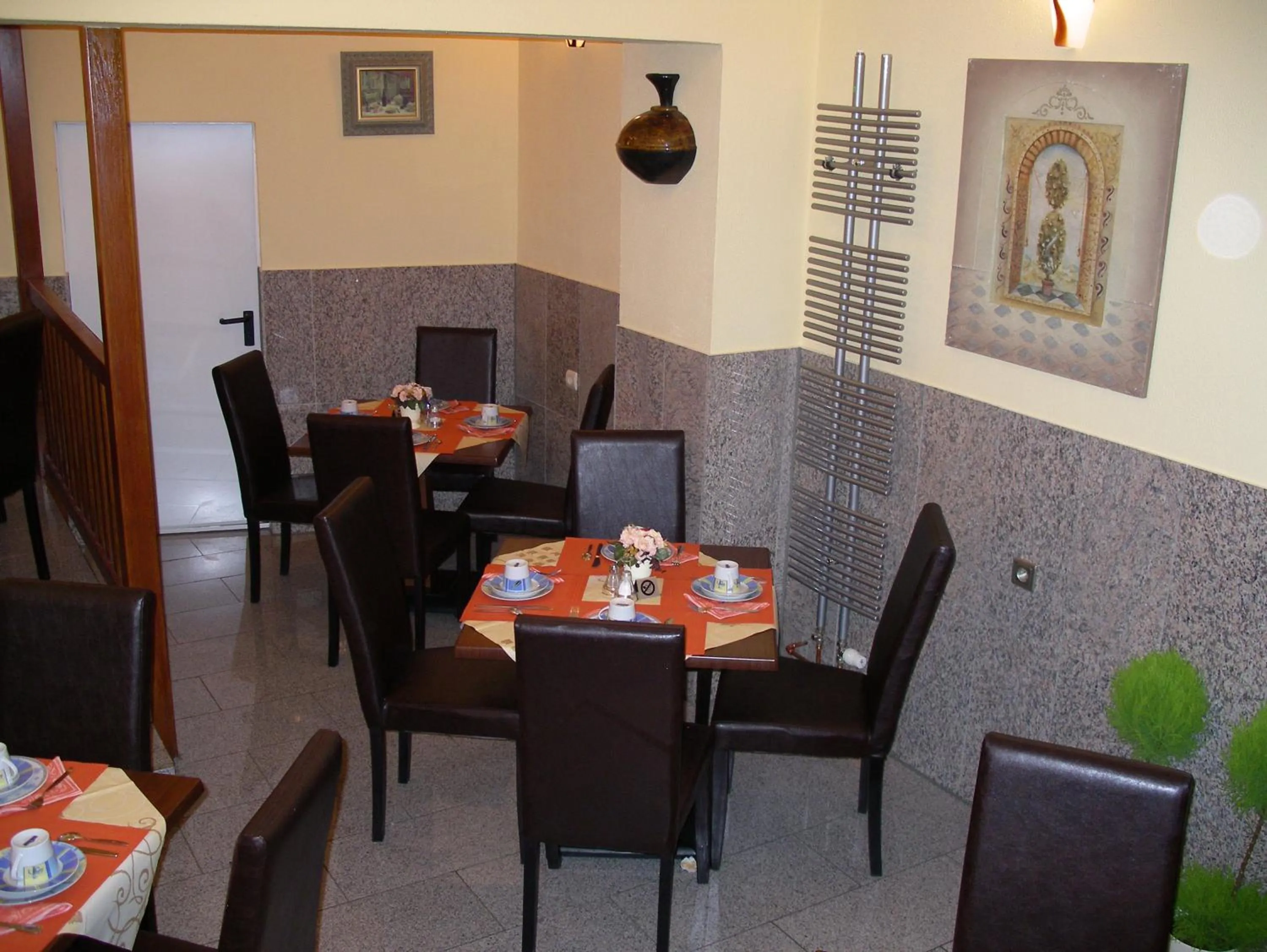 Dining area in Hotel Elbe Street 34
