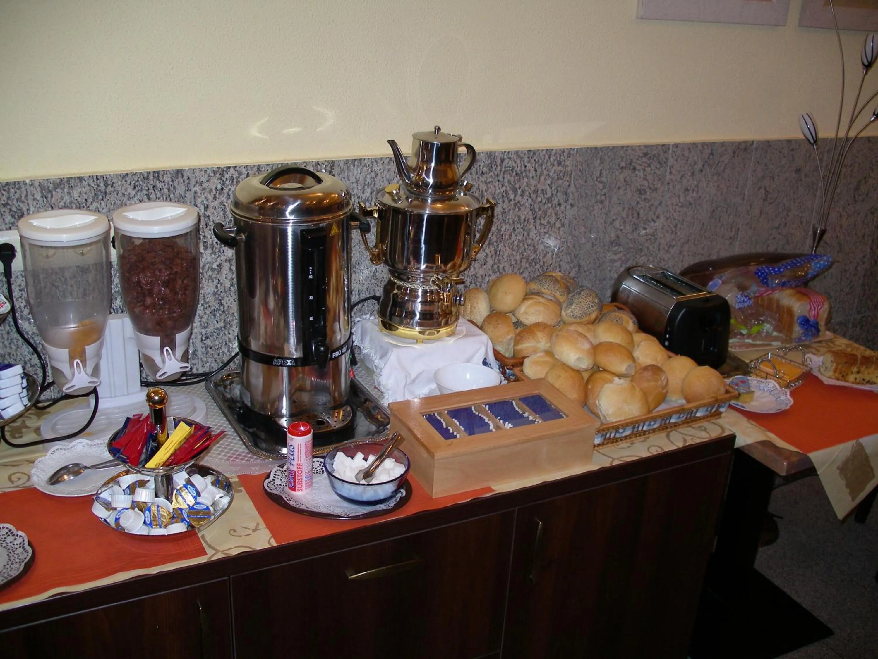 Food in Hotel Elbe Street 34