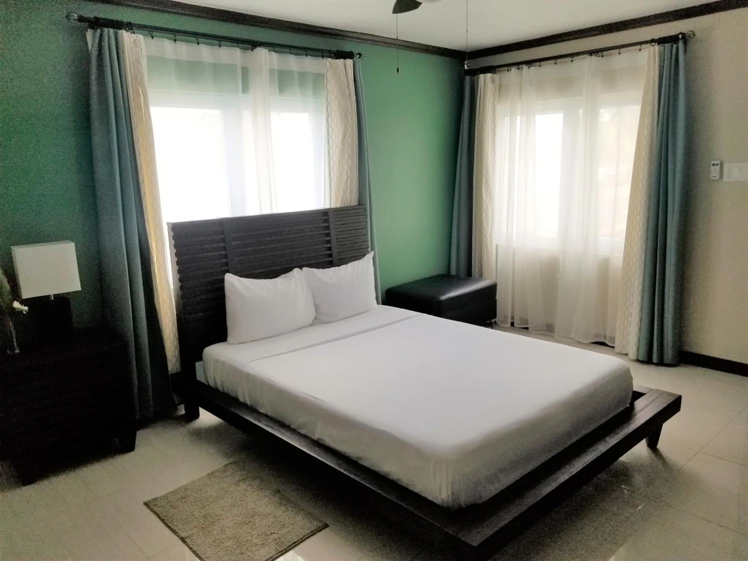 Bedroom, Bed in Inn The Town