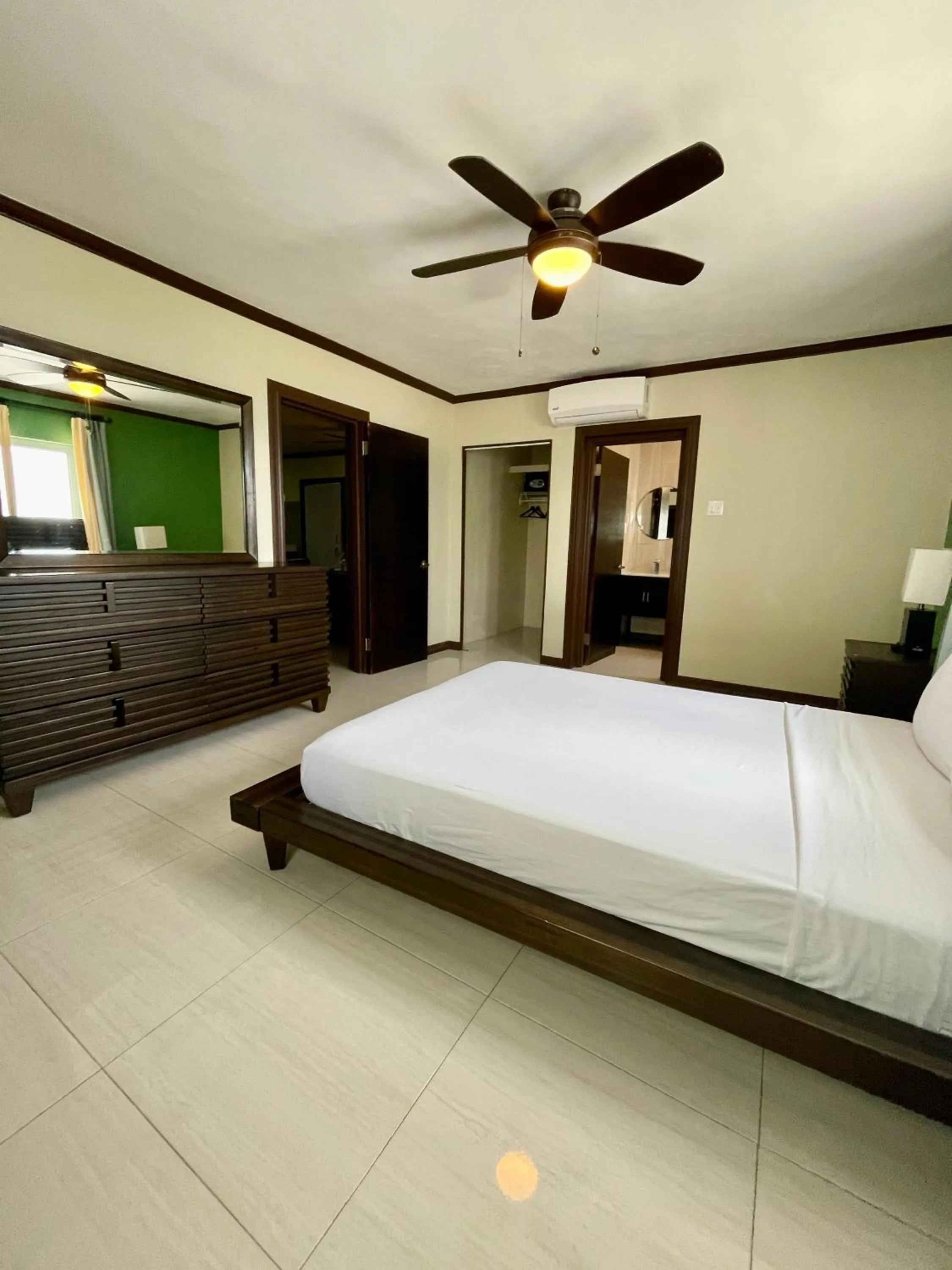 Bedroom, Bed in Inn The Town