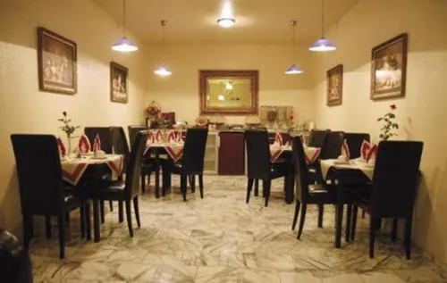 Restaurant/places to eat in Hotel Monte Cristo