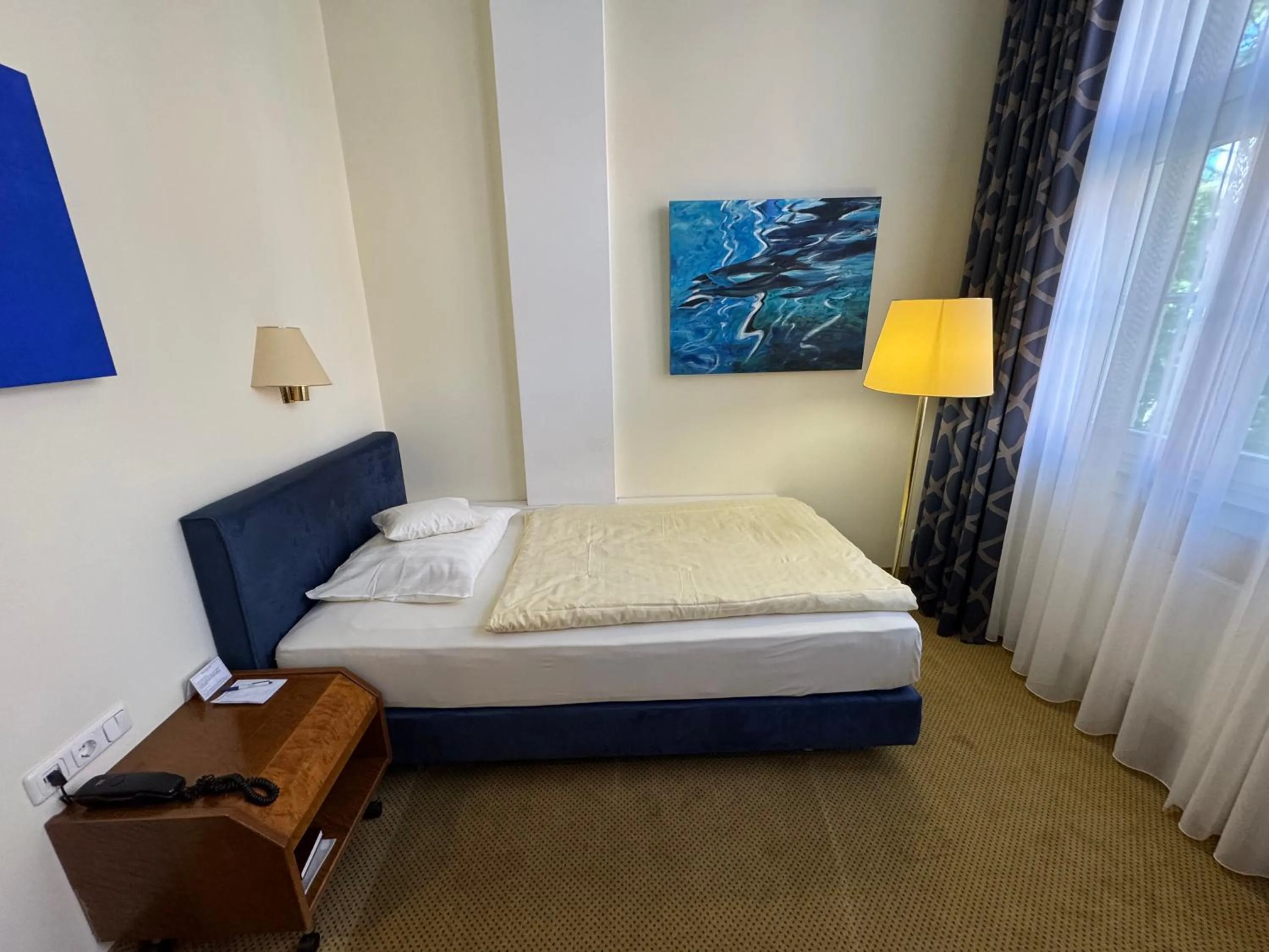 Bed in Hotel Viktoria