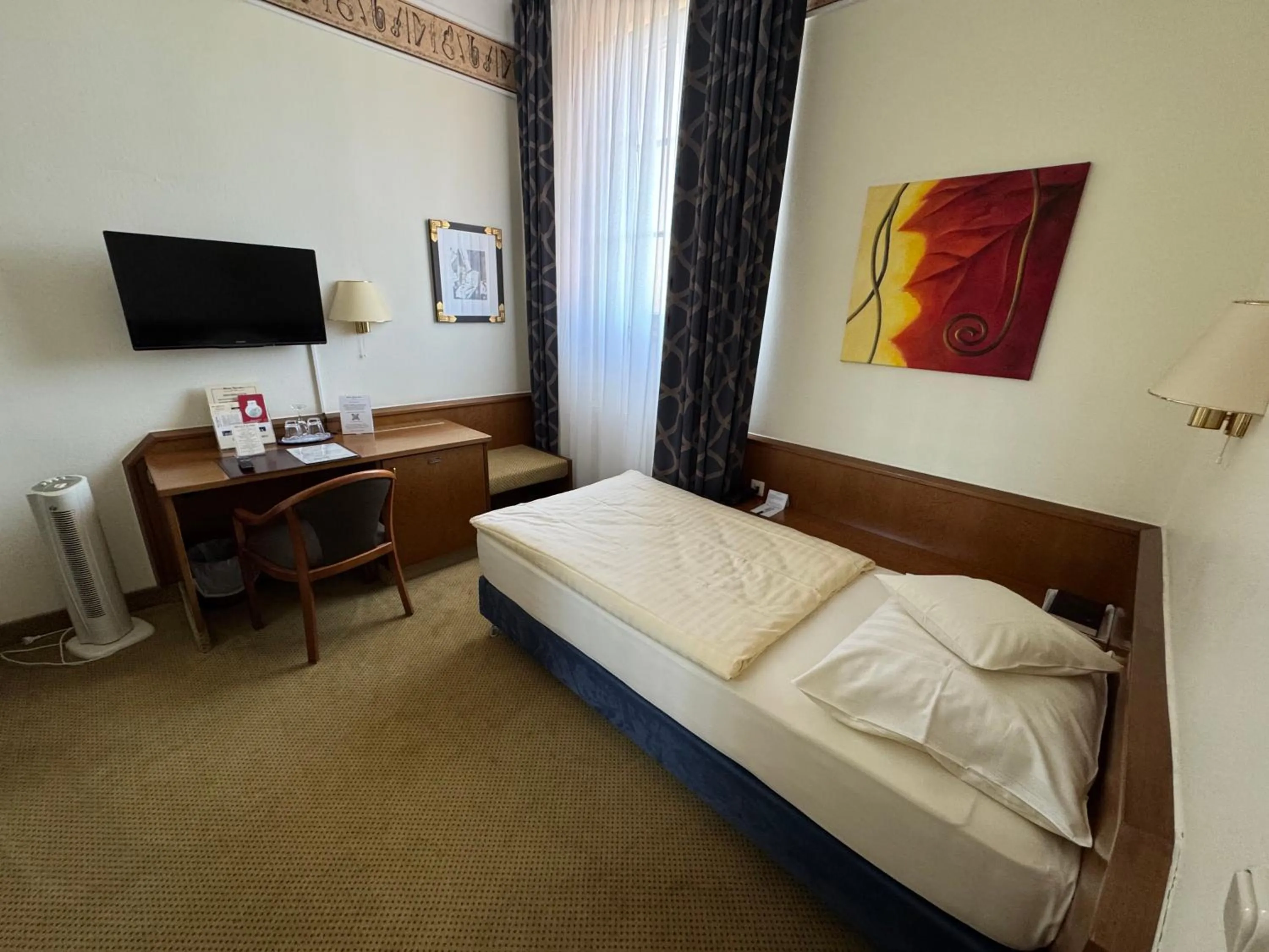 Bed in Hotel Viktoria