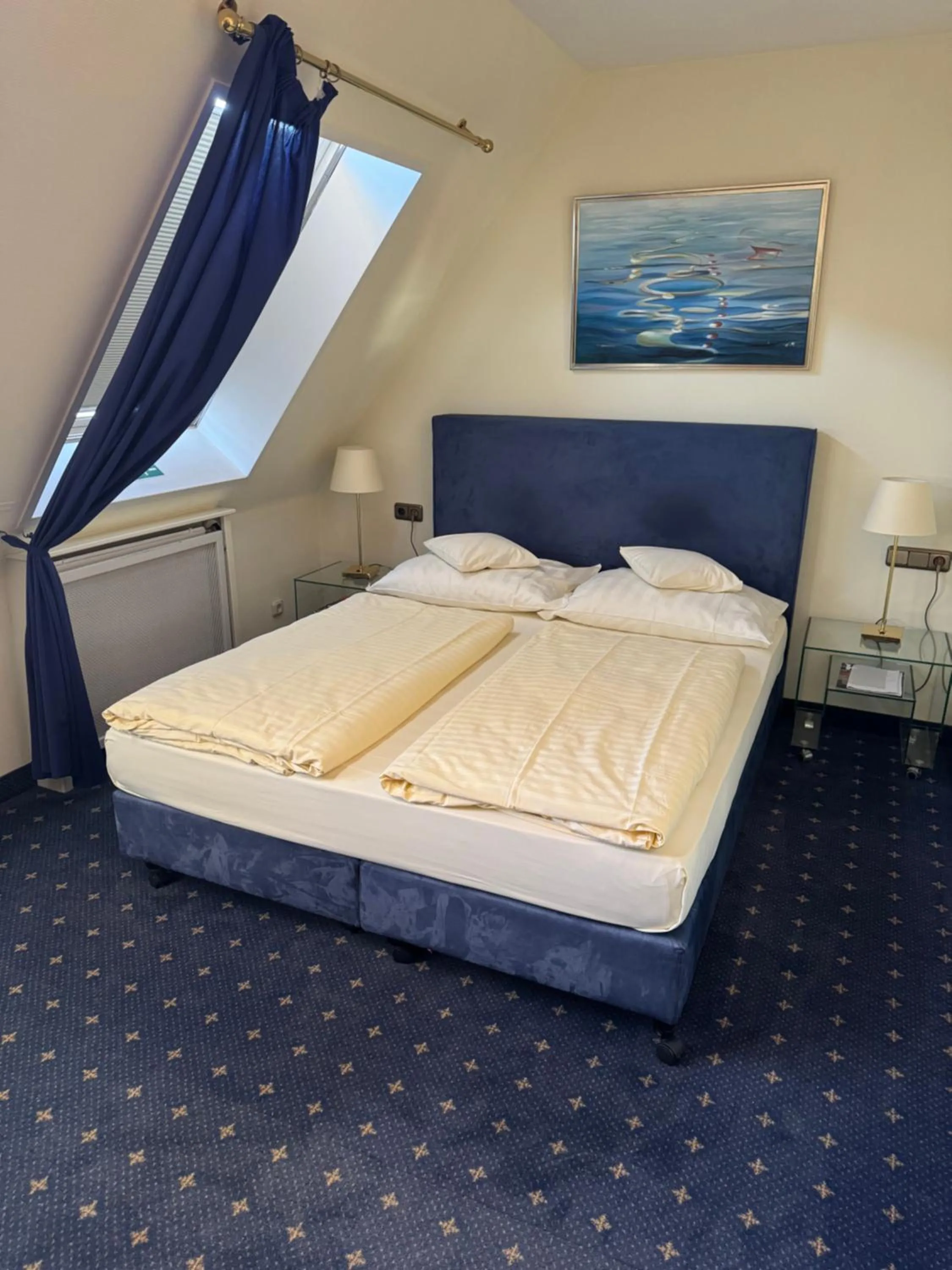 Bed in Hotel Viktoria