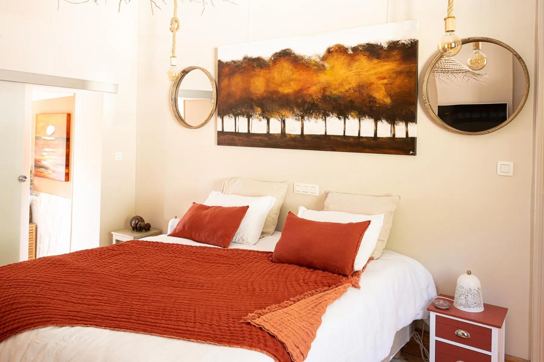 Bed in Le Jardin Des Secrets "Gites et chambres à louer"