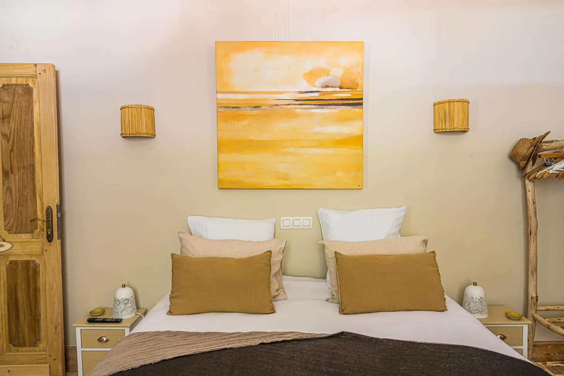 Bed in Le Jardin Des Secrets "Gites et chambres à louer"