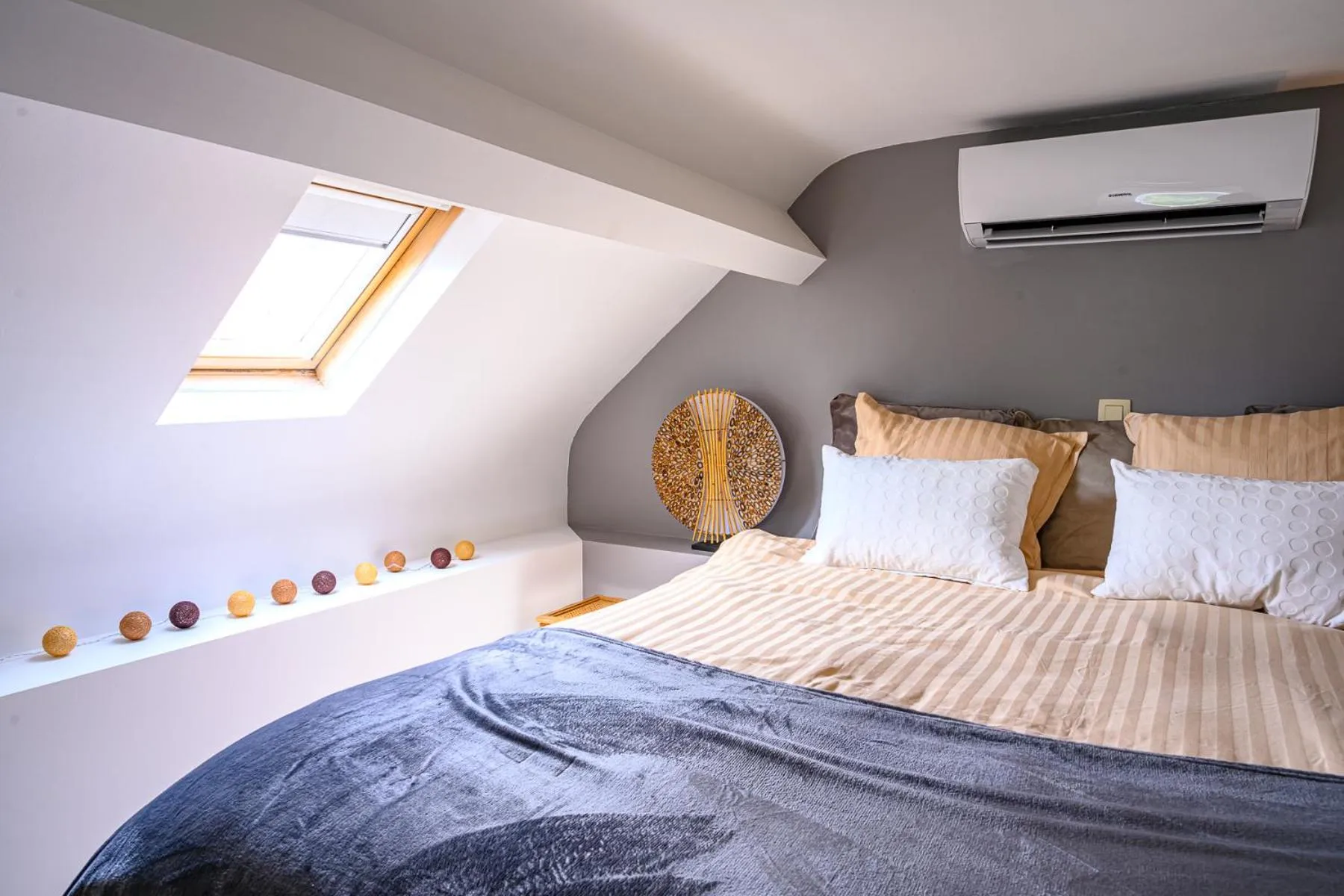 air conditioner, Bed in Le Jardin Des Secrets "Gites et chambres à louer"